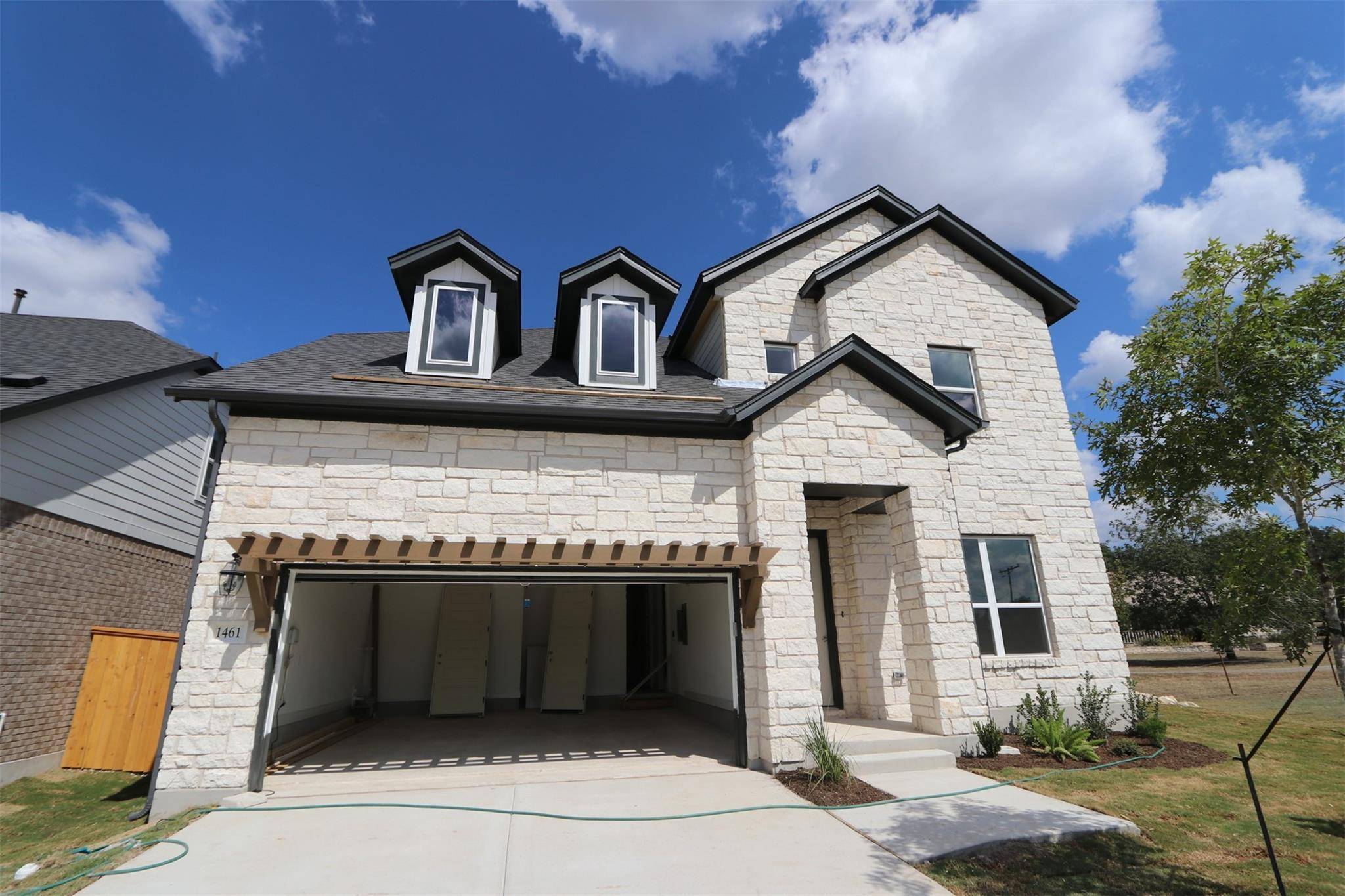 1461 N Roger Hanks PKWY N, Dripping Springs, TX 78620