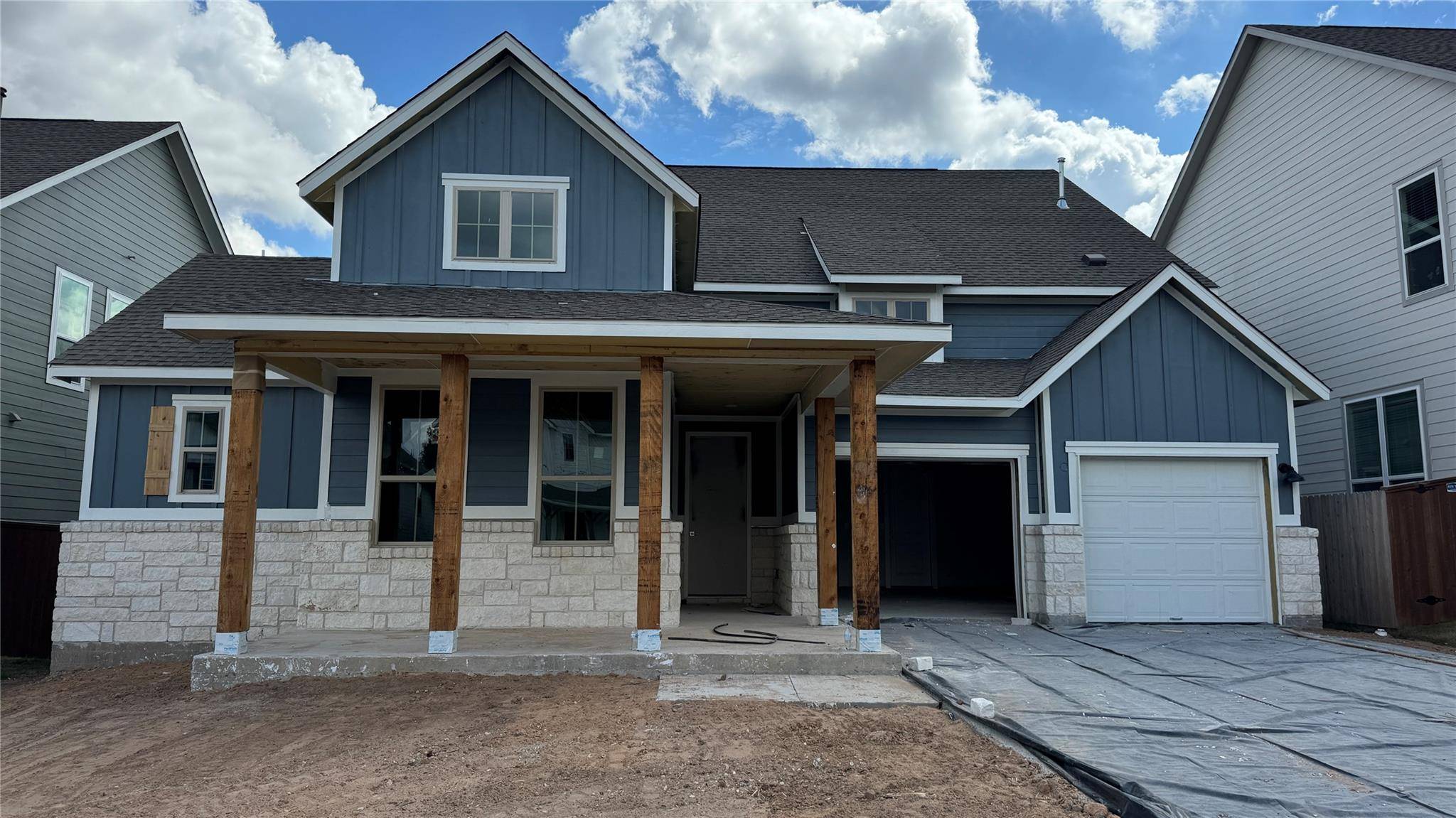 372 Crescent Moon CT, Dripping Springs, TX 78620