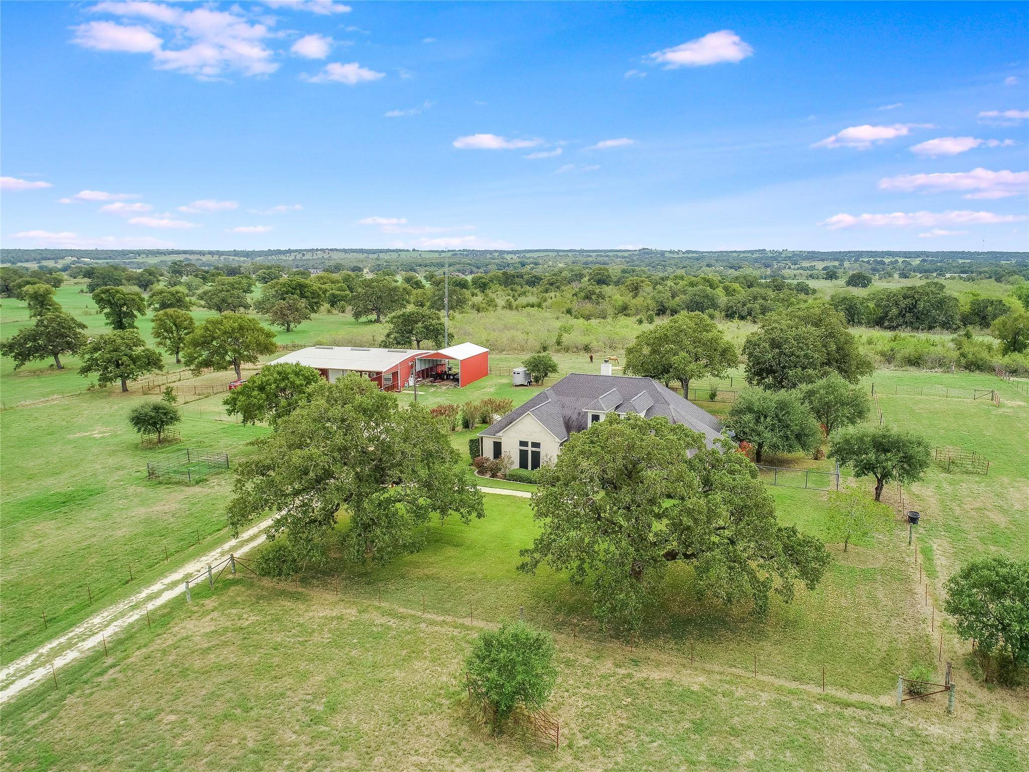 4445 W Fm 696, Lexington, TX 78947