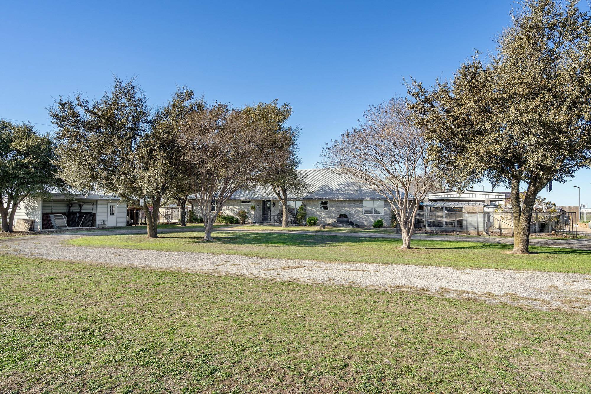 2011 County Rd 118, Hutto, TX 78634