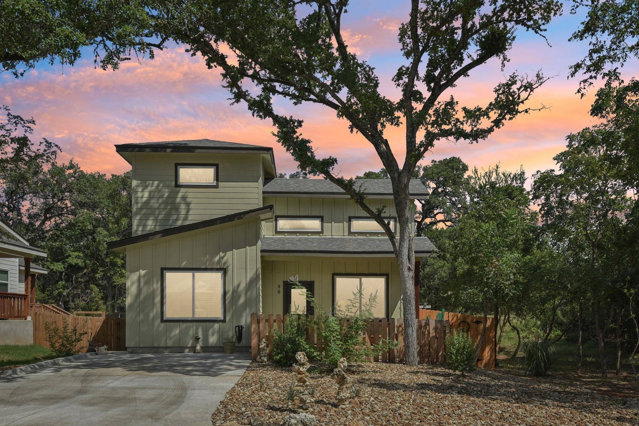 48 Wood Glen DR, Wimberley, TX 78676
