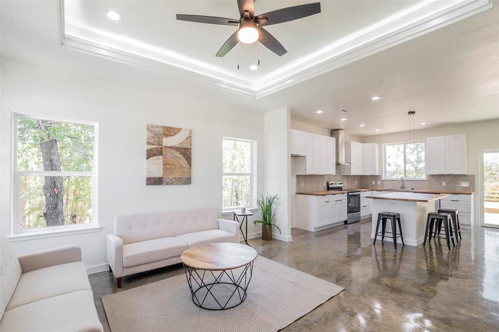 322 Tahitian Drive, Bastrop, TX 78602