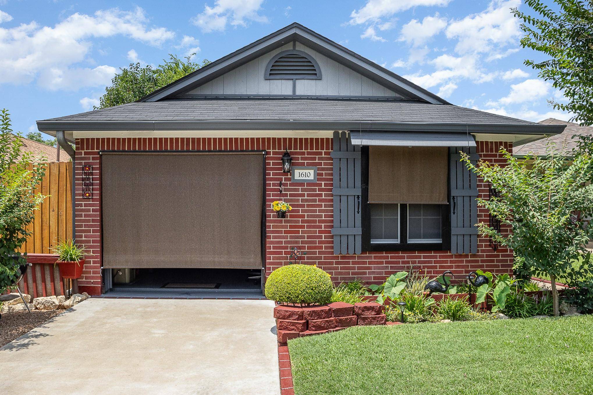 1610 Parkfield CIR, Round Rock, TX 78664