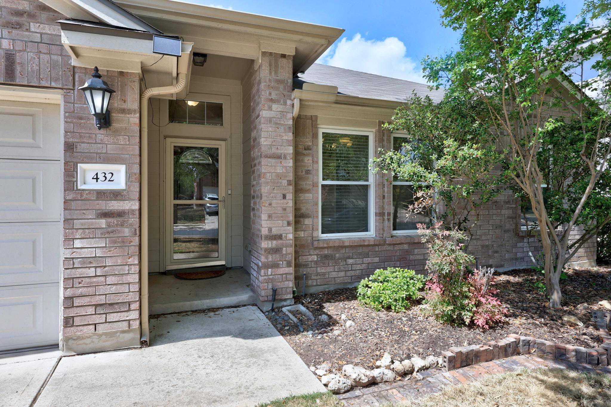 432 Falcon LN, Leander, TX 78641