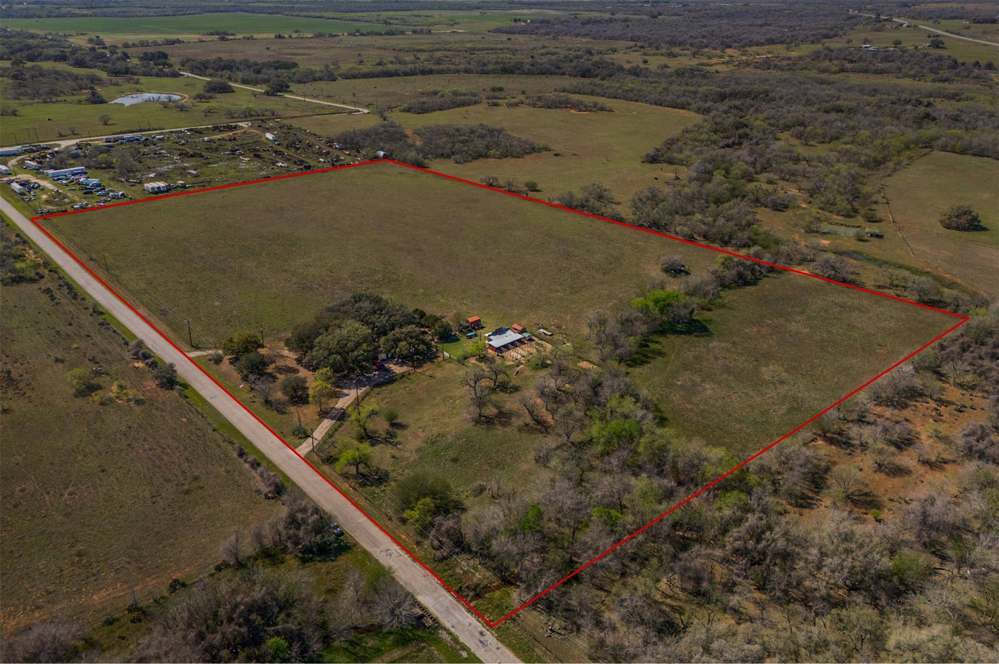 11739 County Road 401, Stockdale, TX 78160