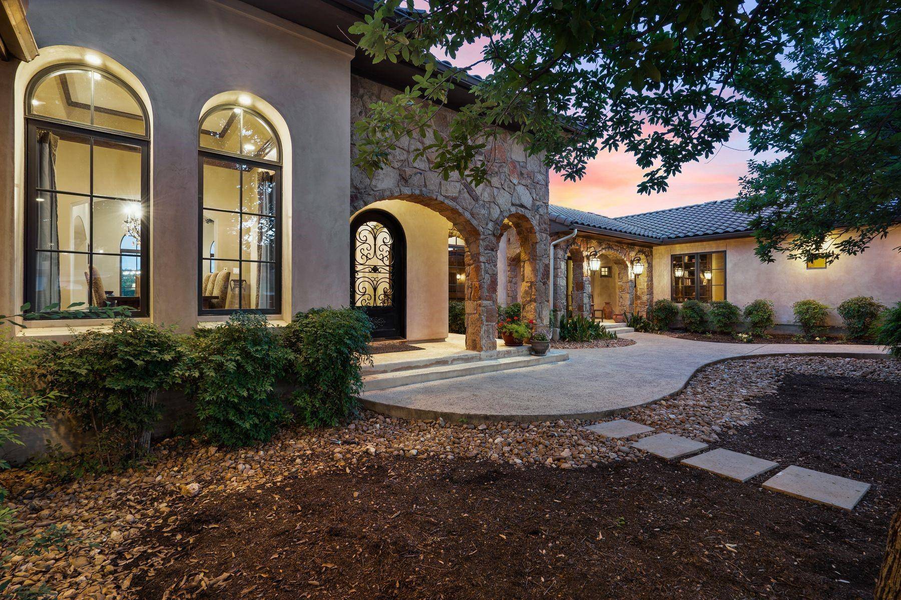 712 Cimarron Hills TRL W, Georgetown, TX 78628
