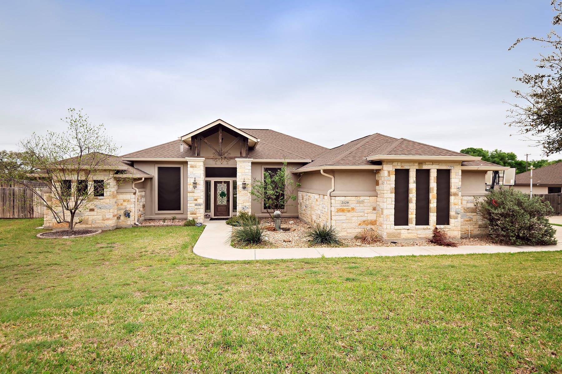 2129 Woodland Bend RD, Salado, TX 76571