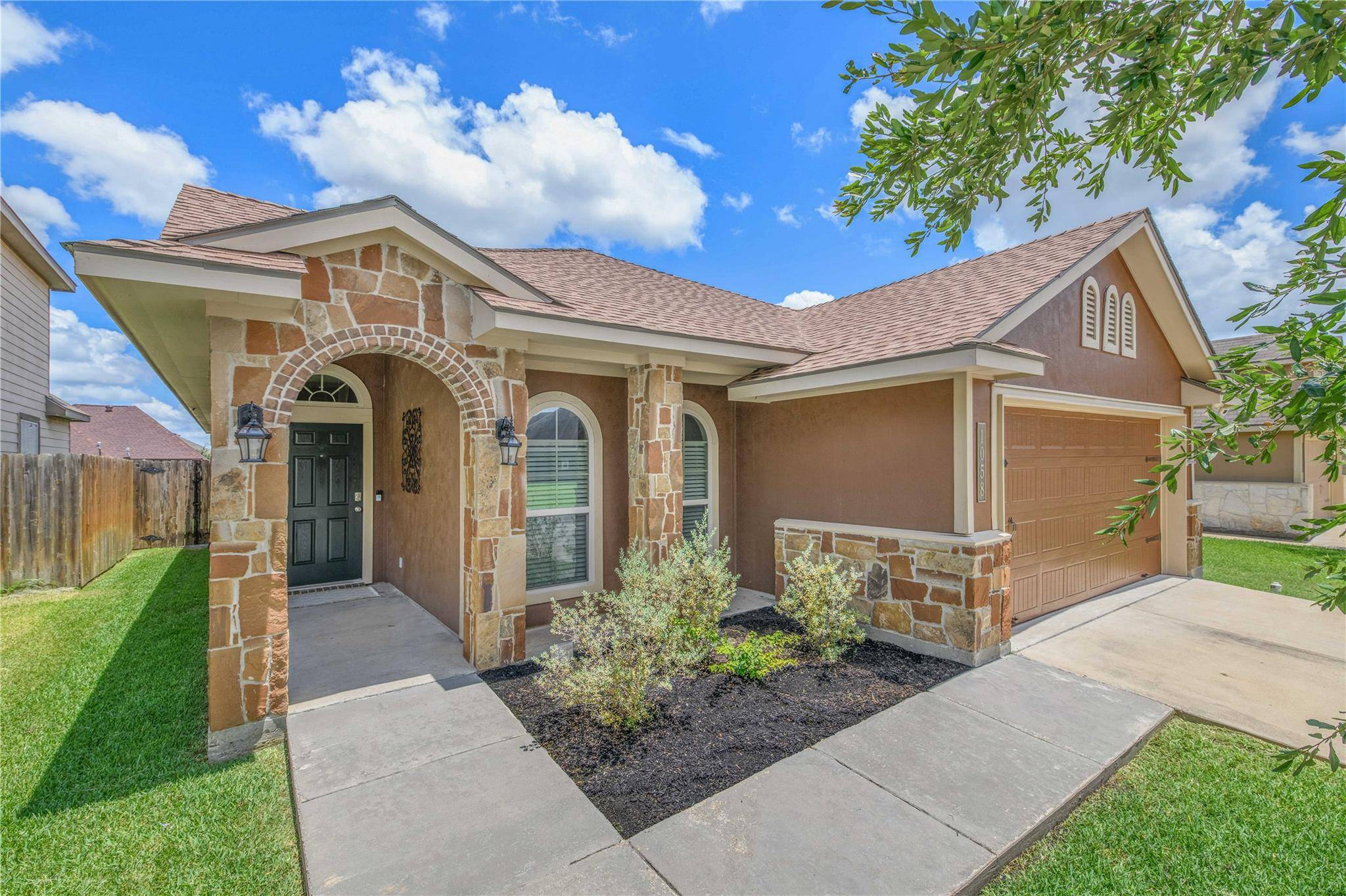 1058 Venice DR, Bryan, TX 77808