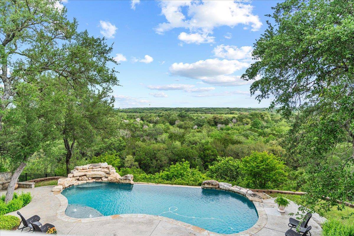 2400 Summit Ridge DR, San Marcos, TX 78666