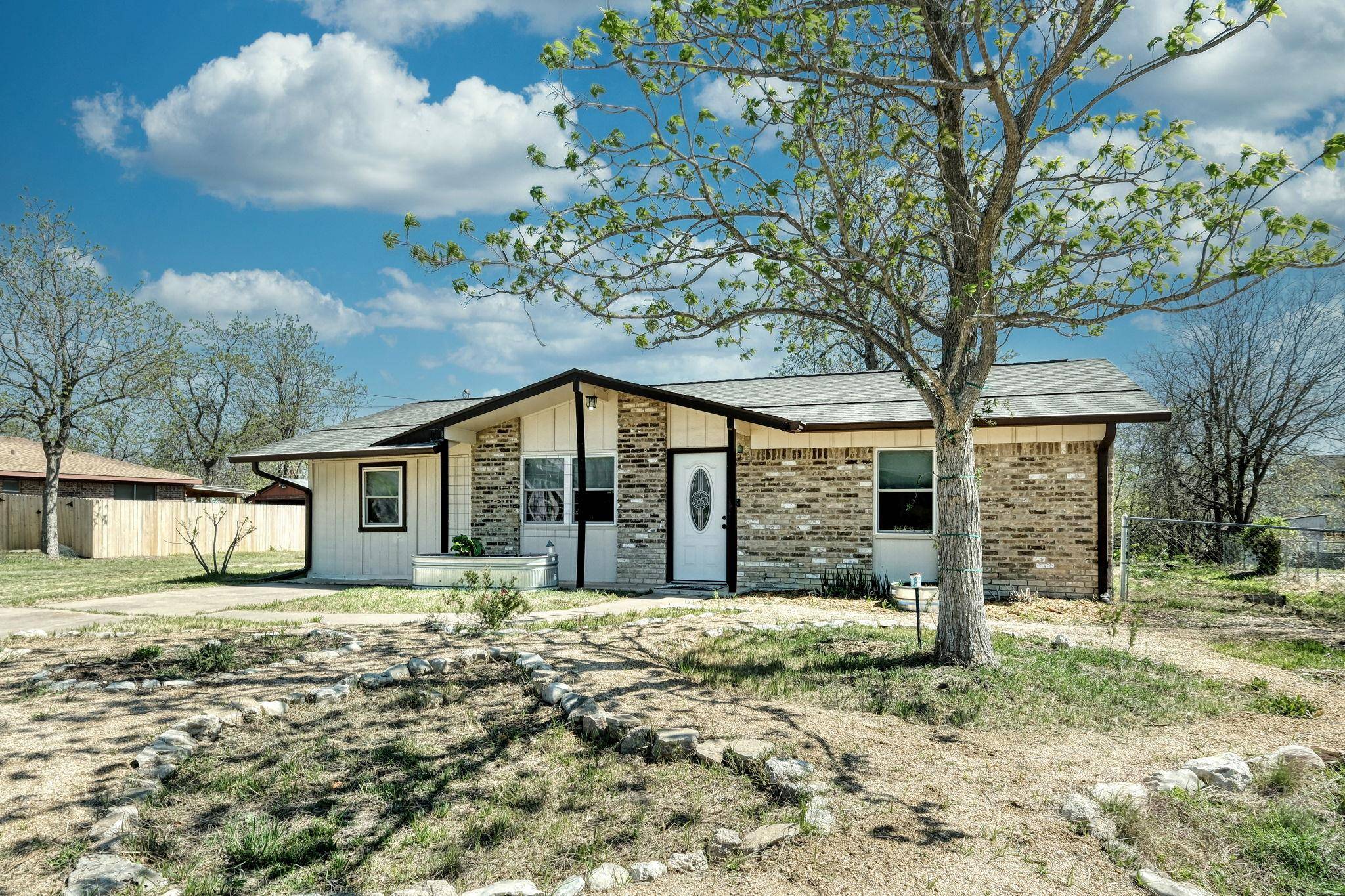 818 Kimbro ST, Taylor, TX 76574
