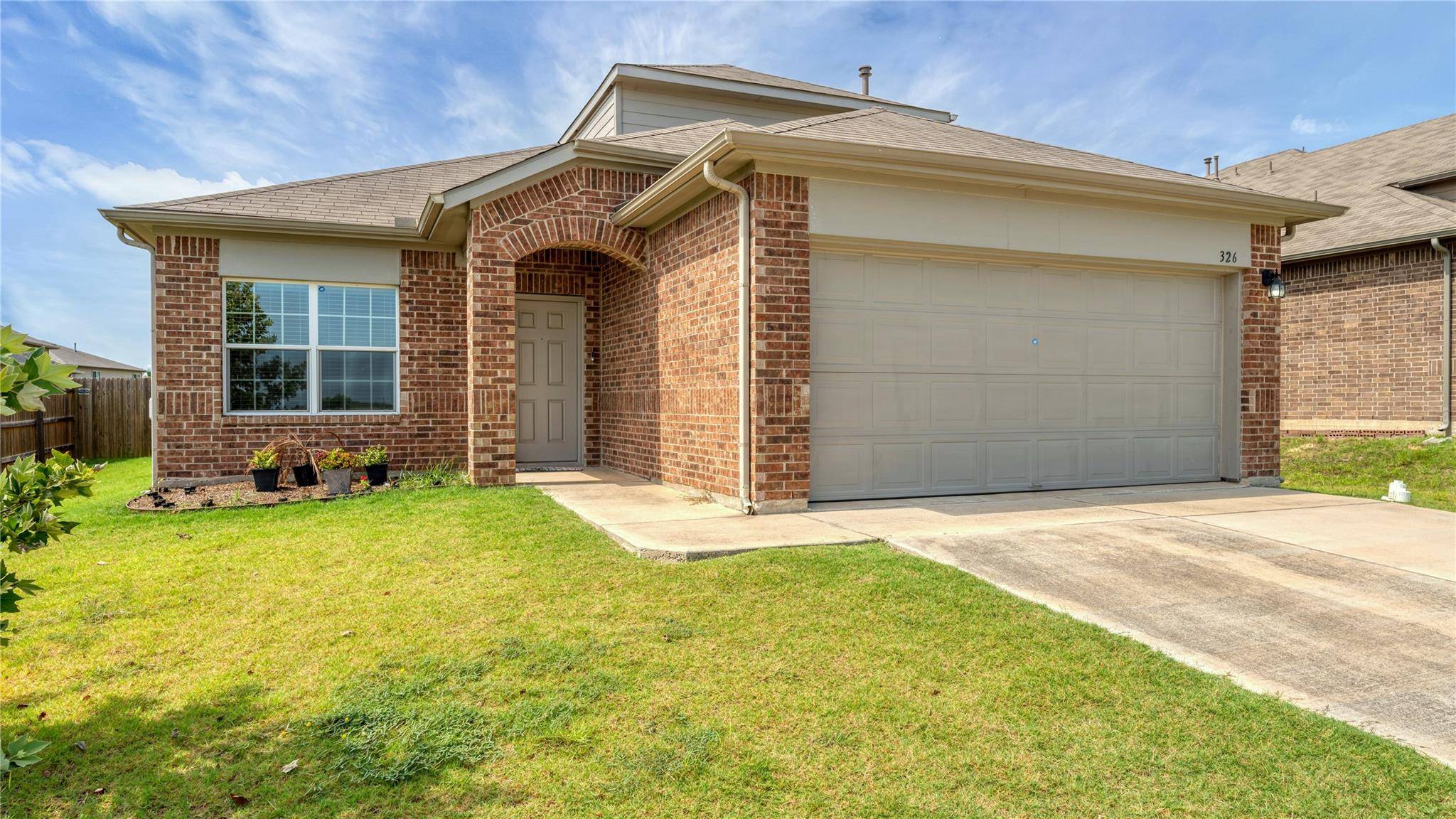 326 Dusky Thrush DR, Kyle, TX 78640