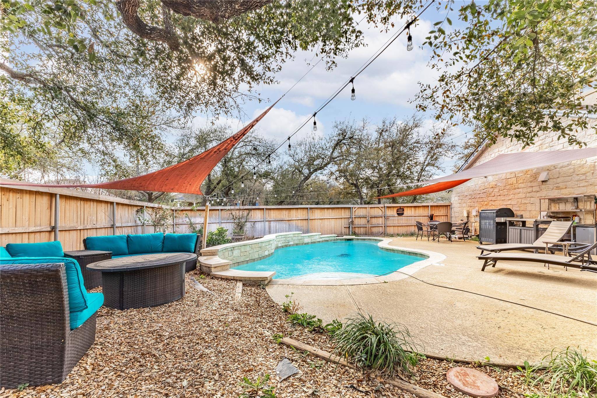 313 Rim Rock DR, Georgetown, TX 78628