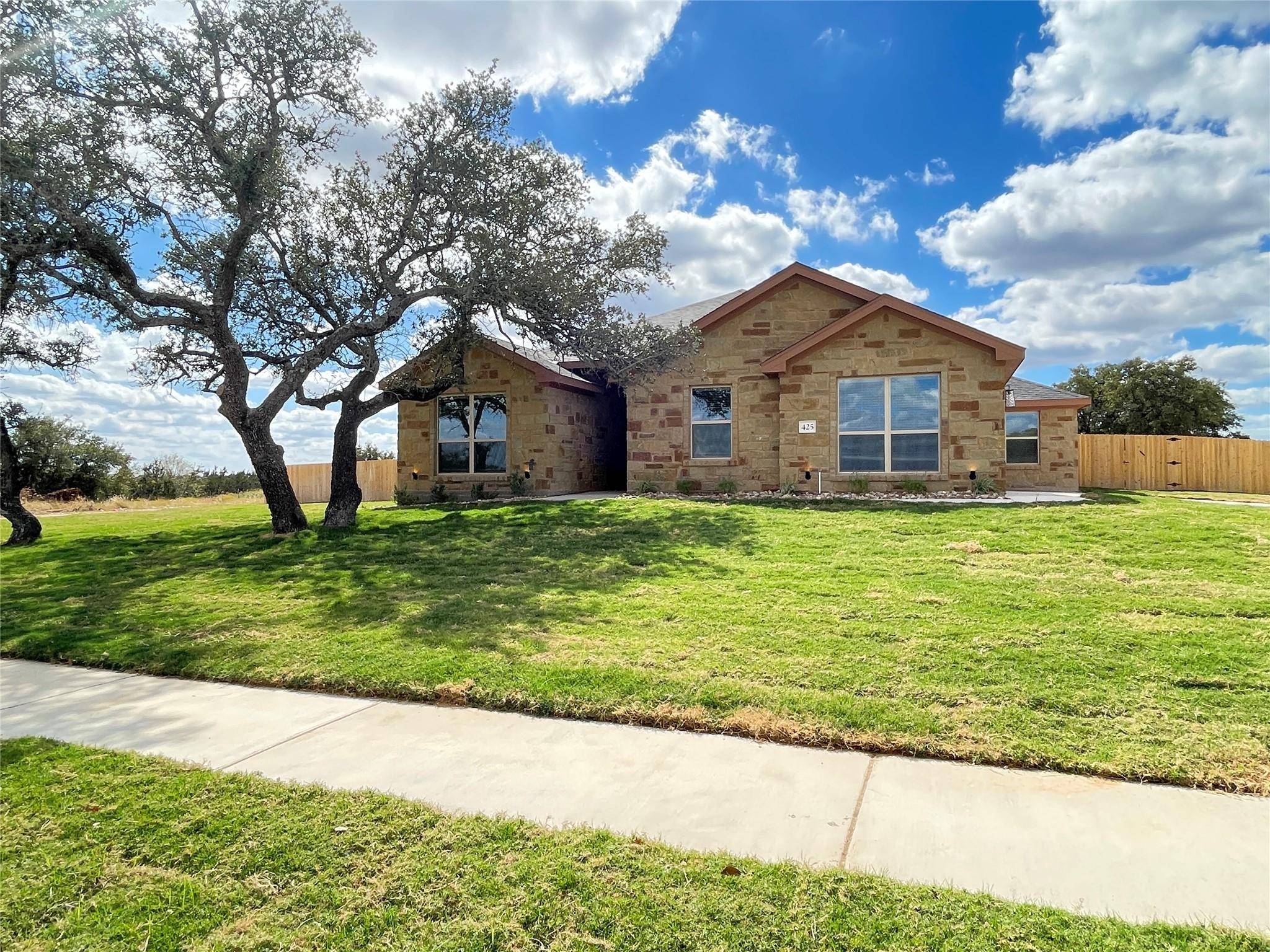 425 Ridge Crest DR, Copperas Cove, TX 76522