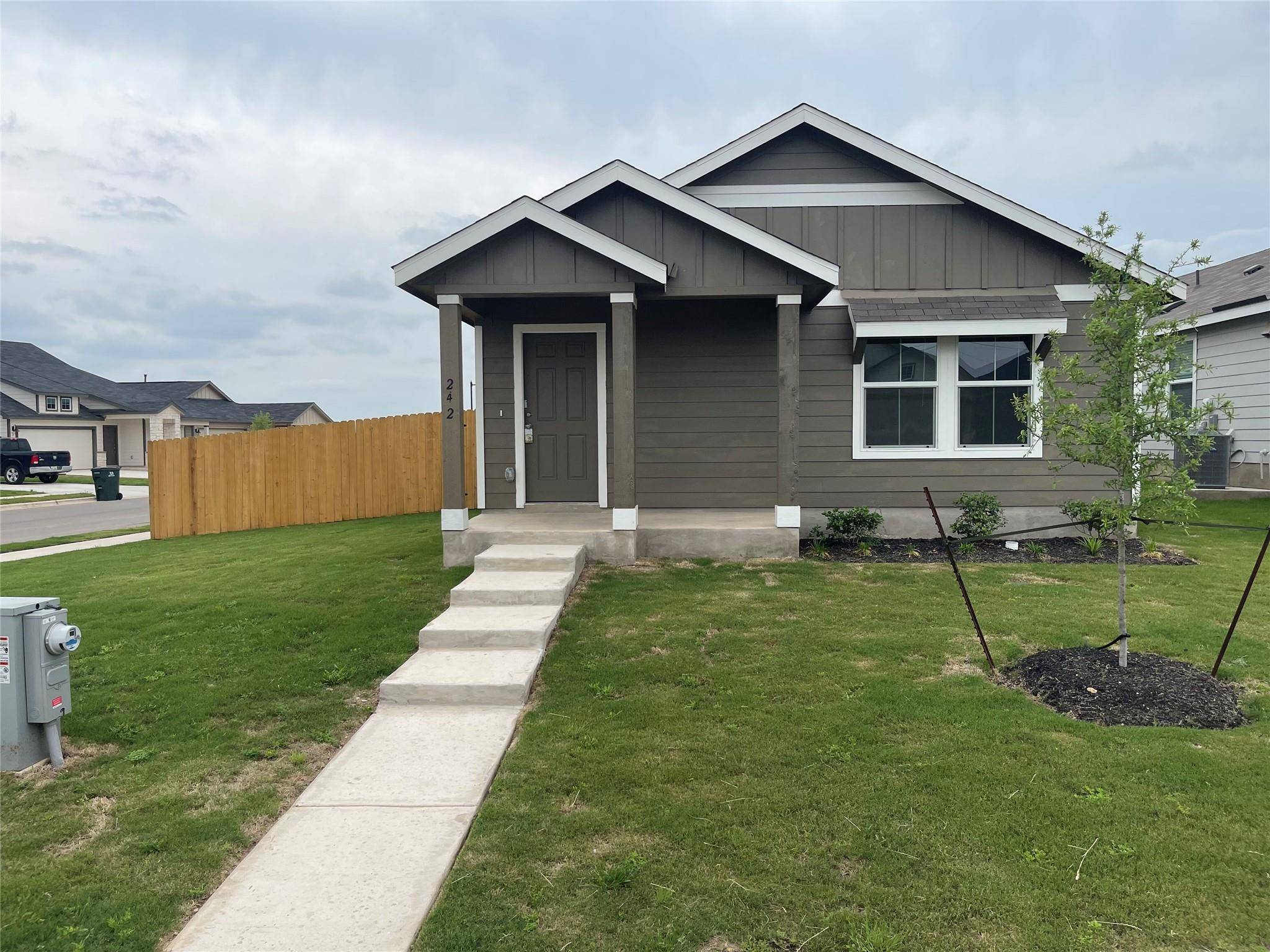 242 Sormonne LOOP, Kyle, TX 78640