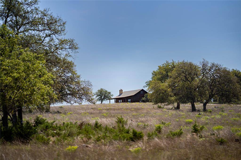 2673 Zenner-Ahrens RD, Fredericksburg, TX 78624