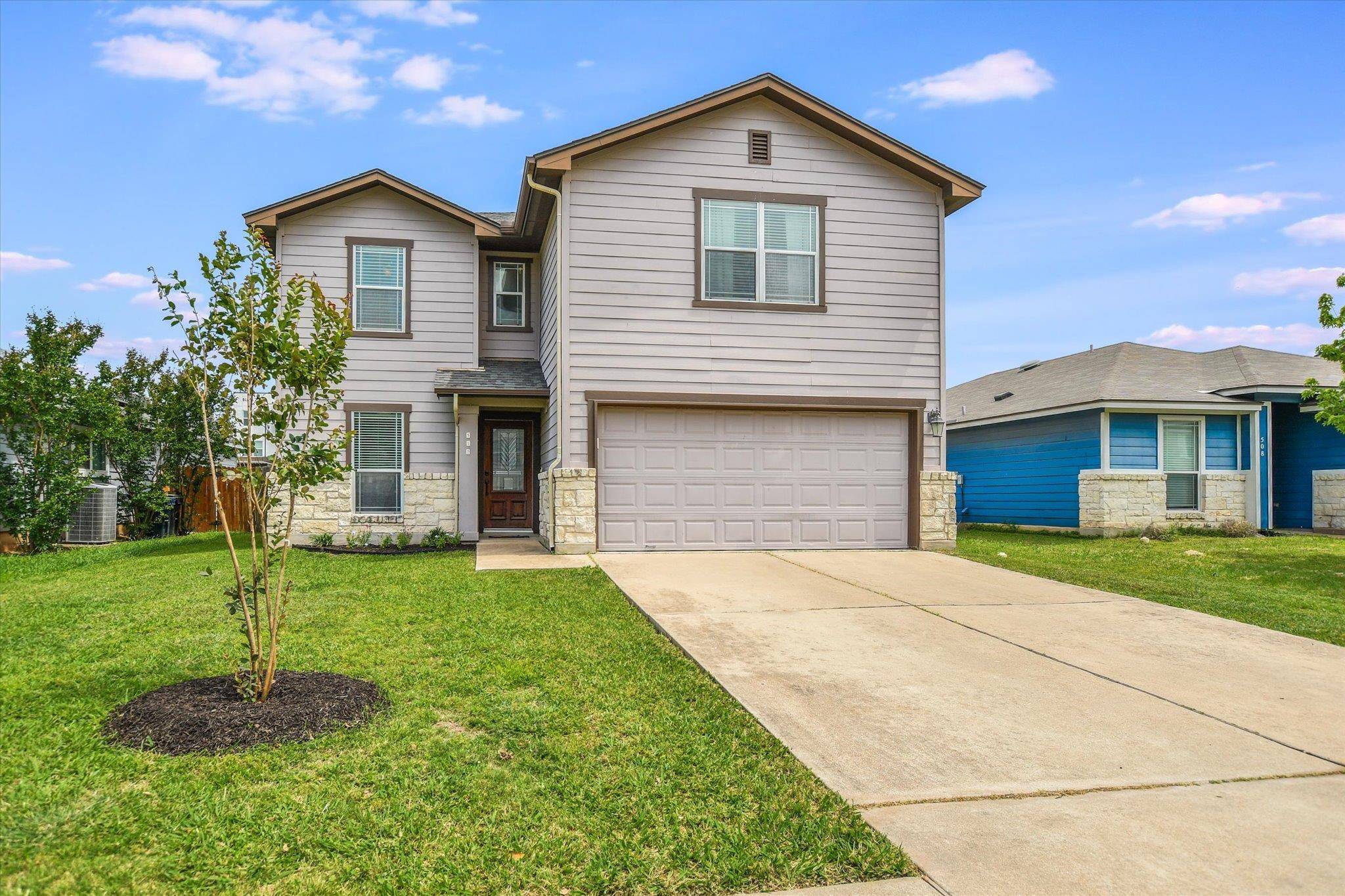 510 W Metcalfe ST, Hutto, TX 78634