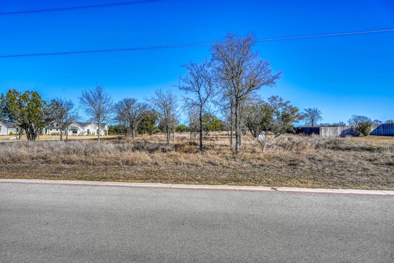 35 Trophy Oak TRL, Marble Falls, TX 78654