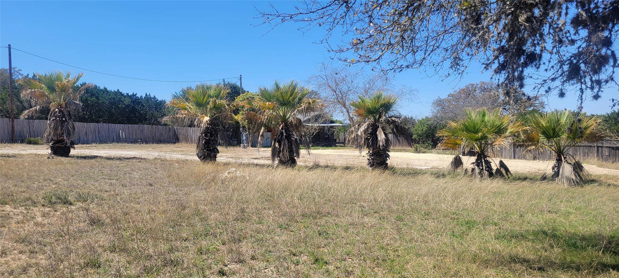 106 Oak Valley DR, Lakehills, TX 78063