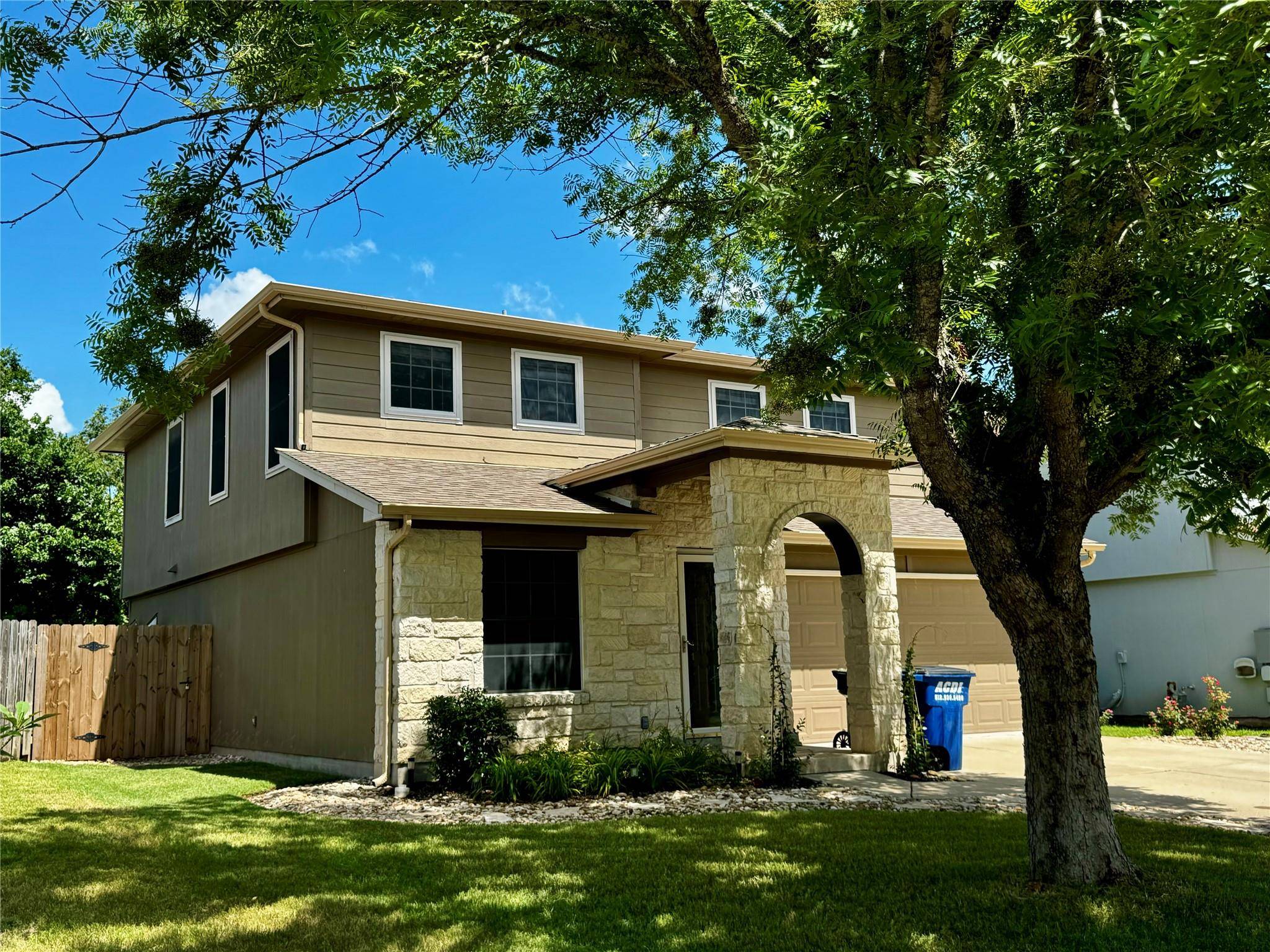 107 N Matthew DR, Hutto, TX 78634