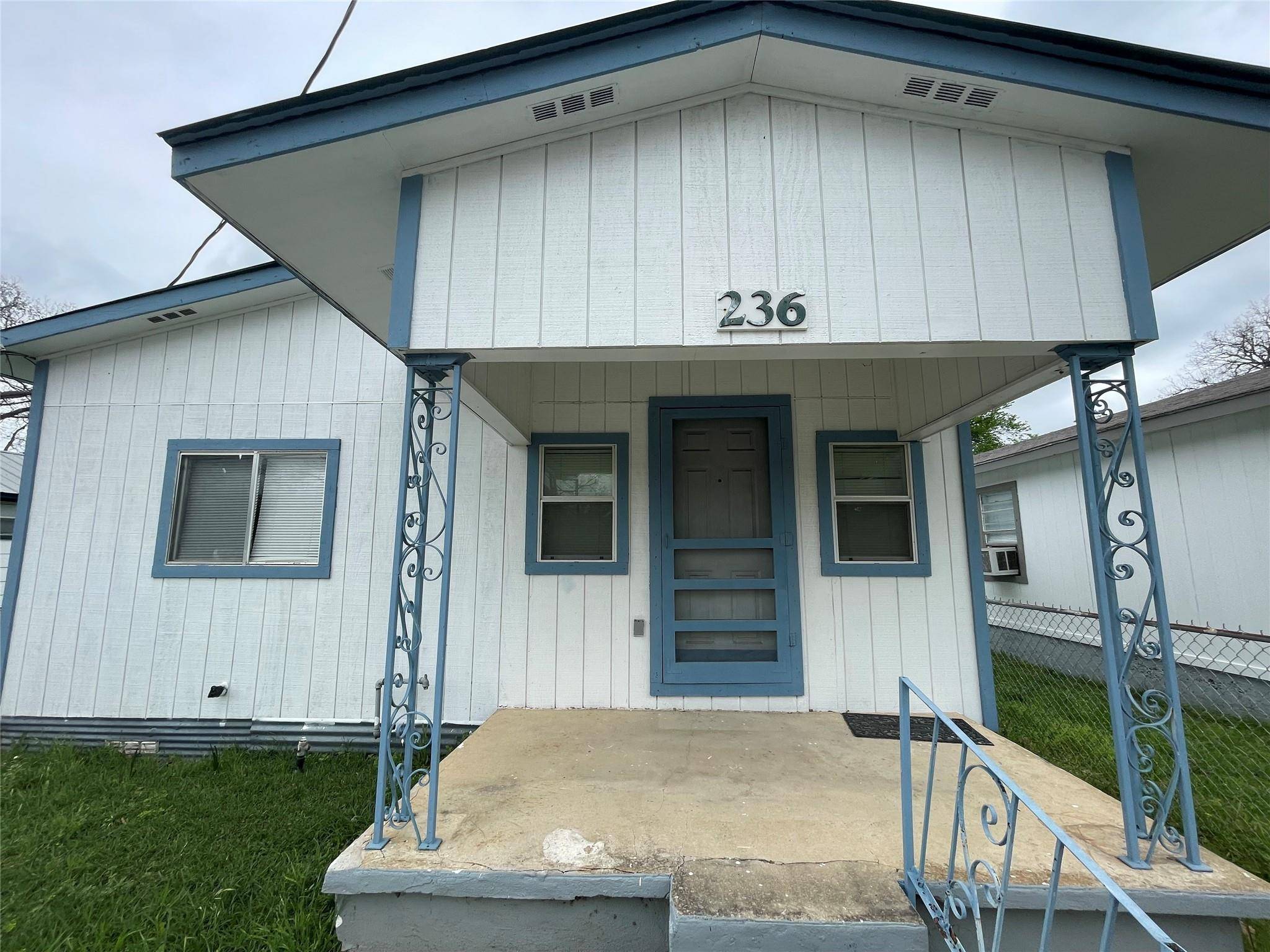 236 Camacho ST, San Marcos, TX 78666