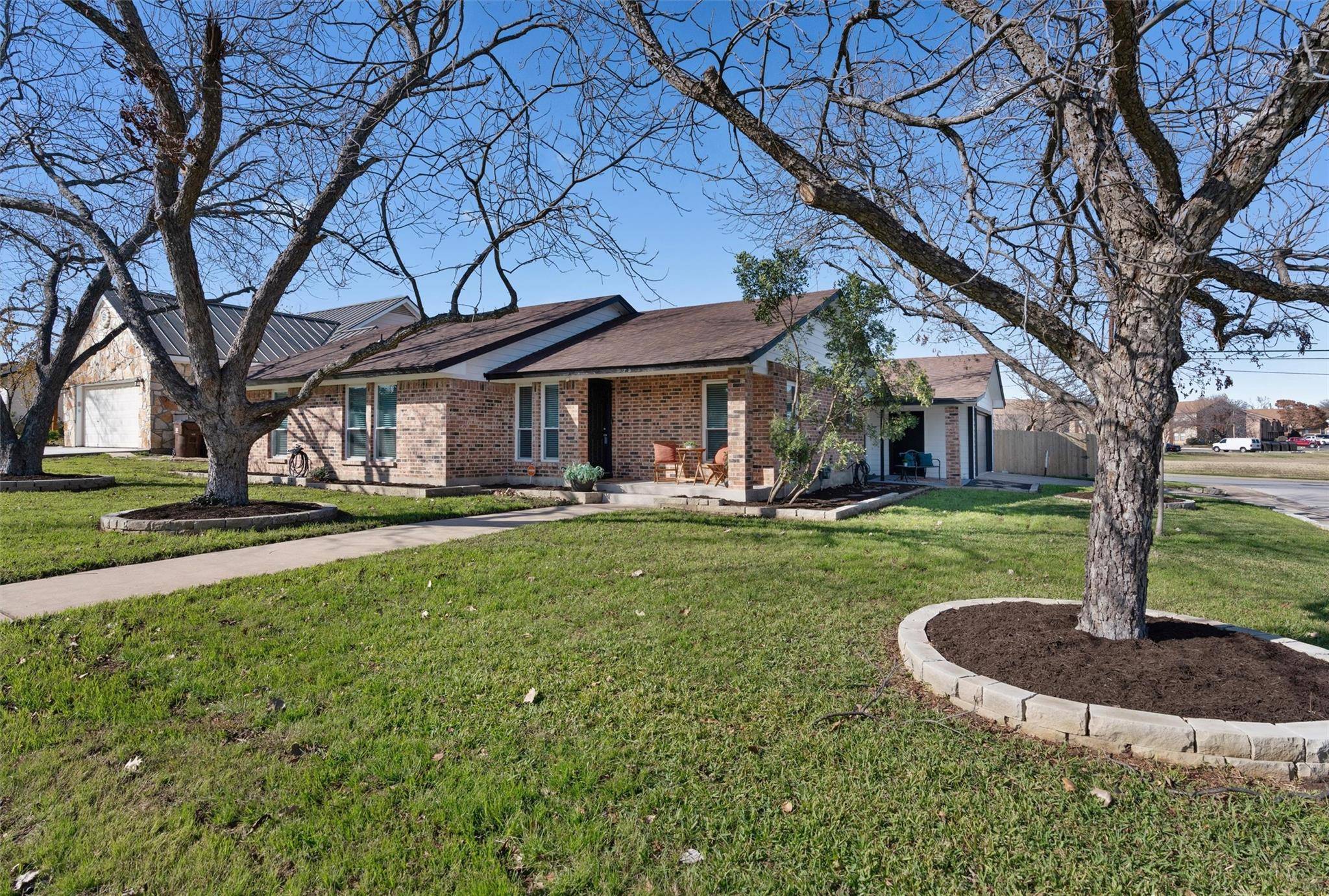 808 Windsor RD, Round Rock, TX 78664
