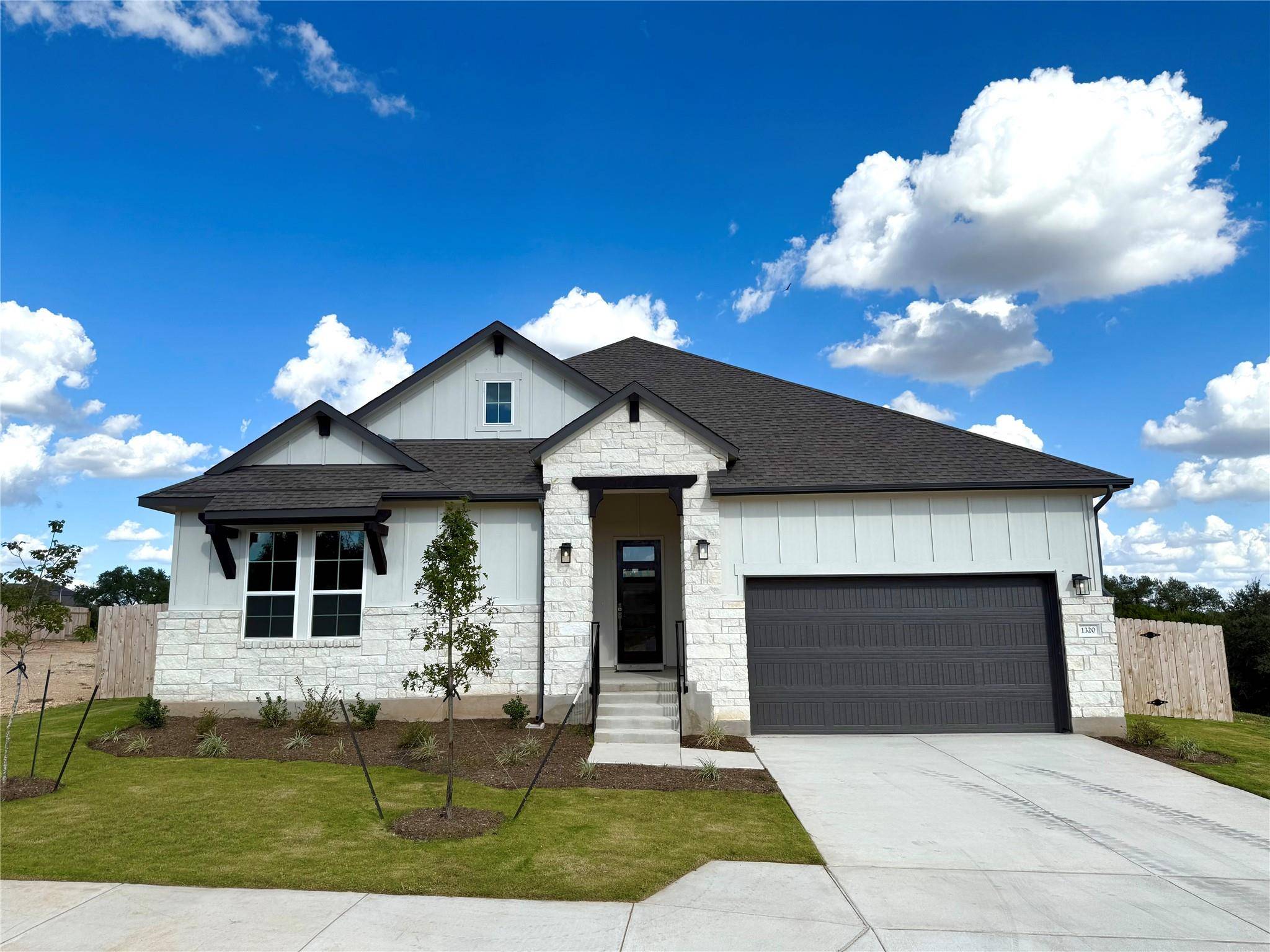 1320 Shelby LN, Georgetown, TX 78628