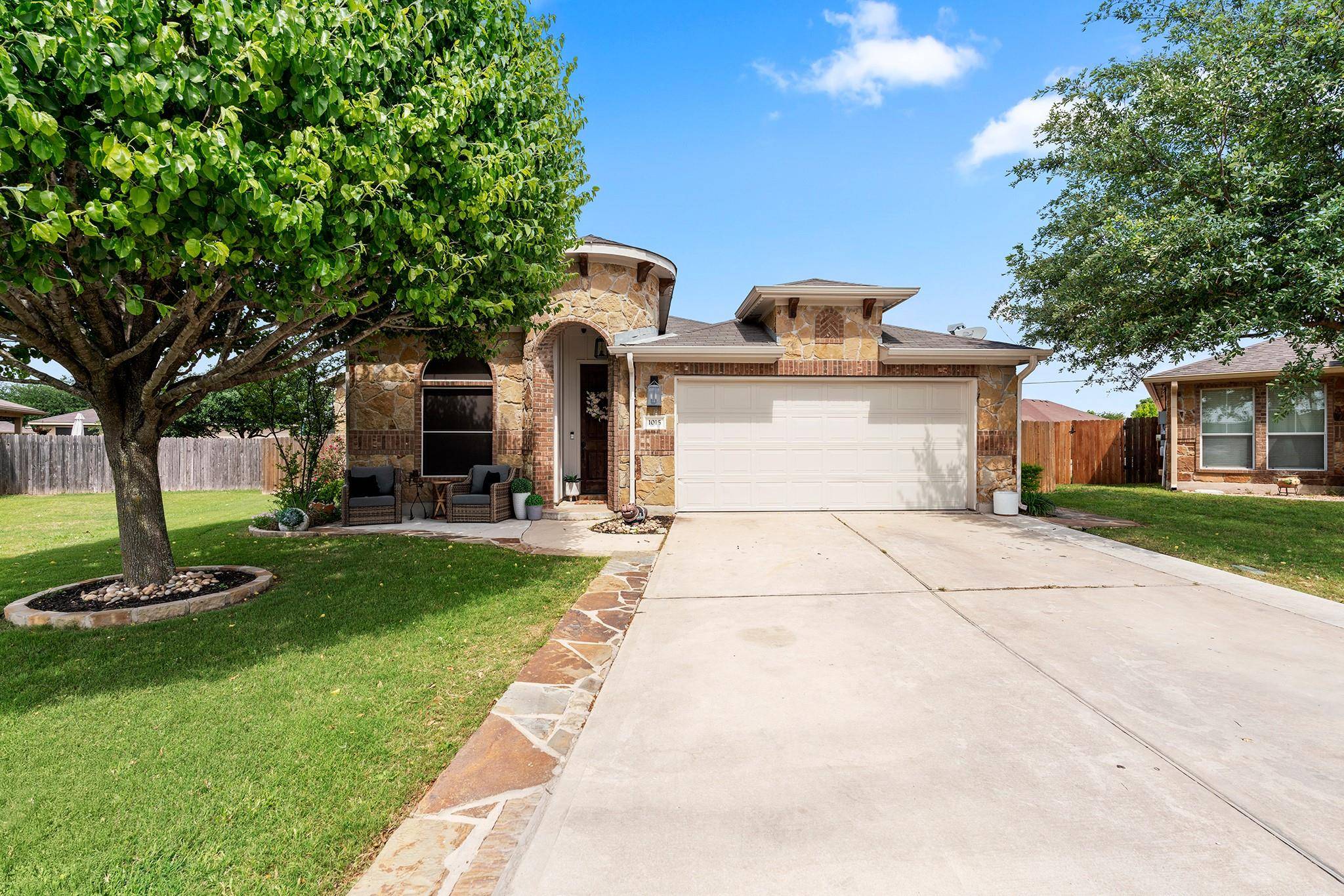 1015 Blackman CT, Hutto, TX 78634