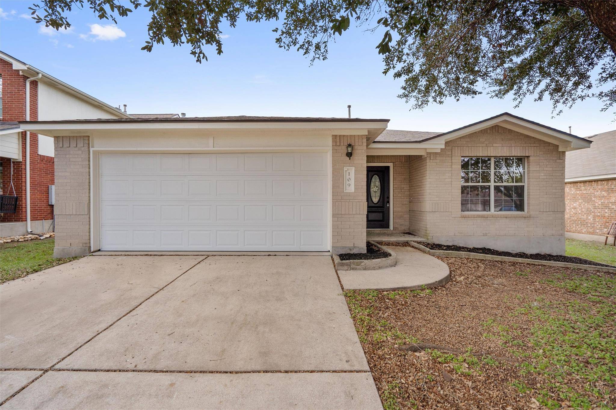 109 Remington DR, Kyle, TX 78640