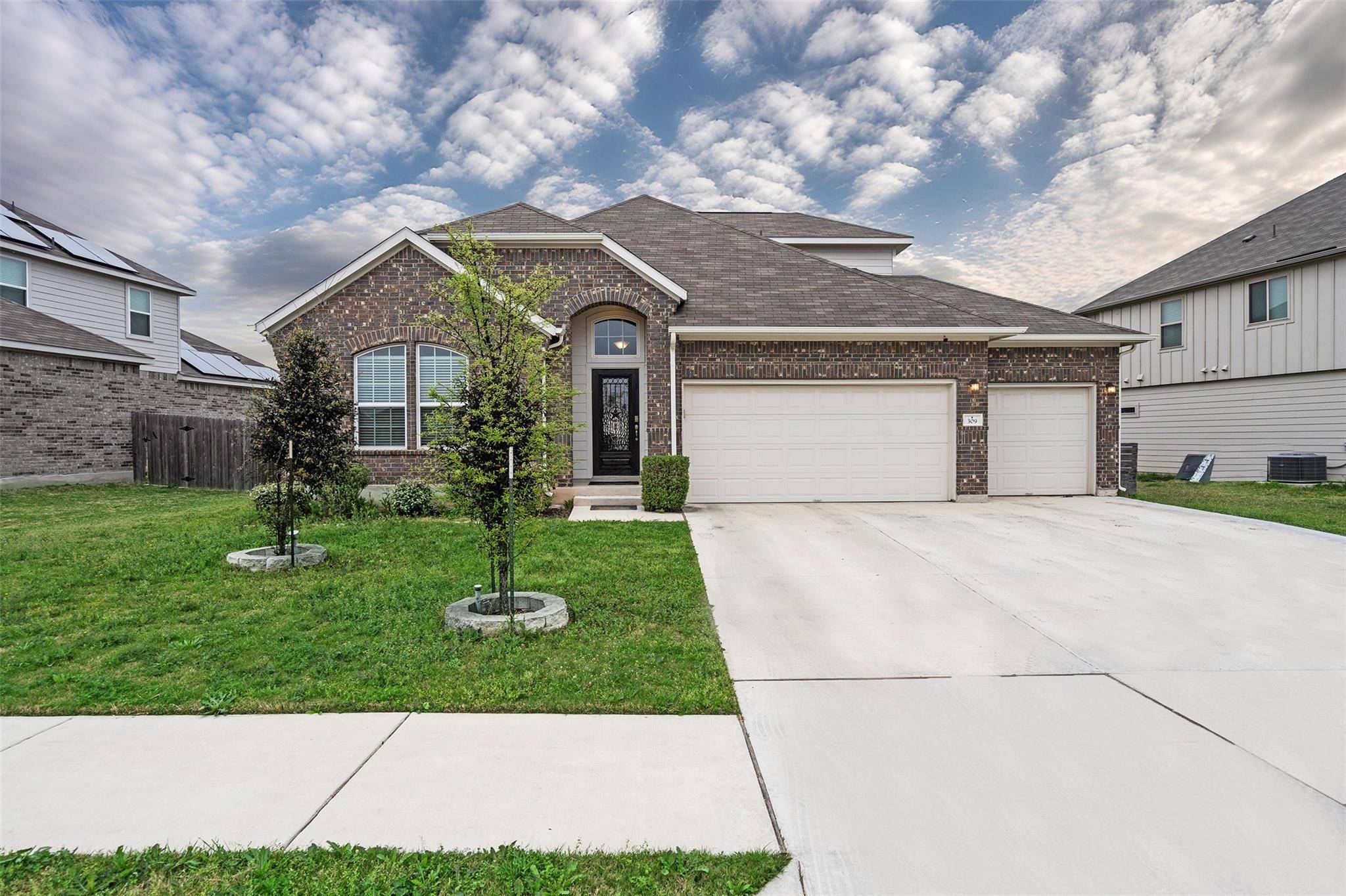 309 Baxendale ST, Hutto, TX 78634
