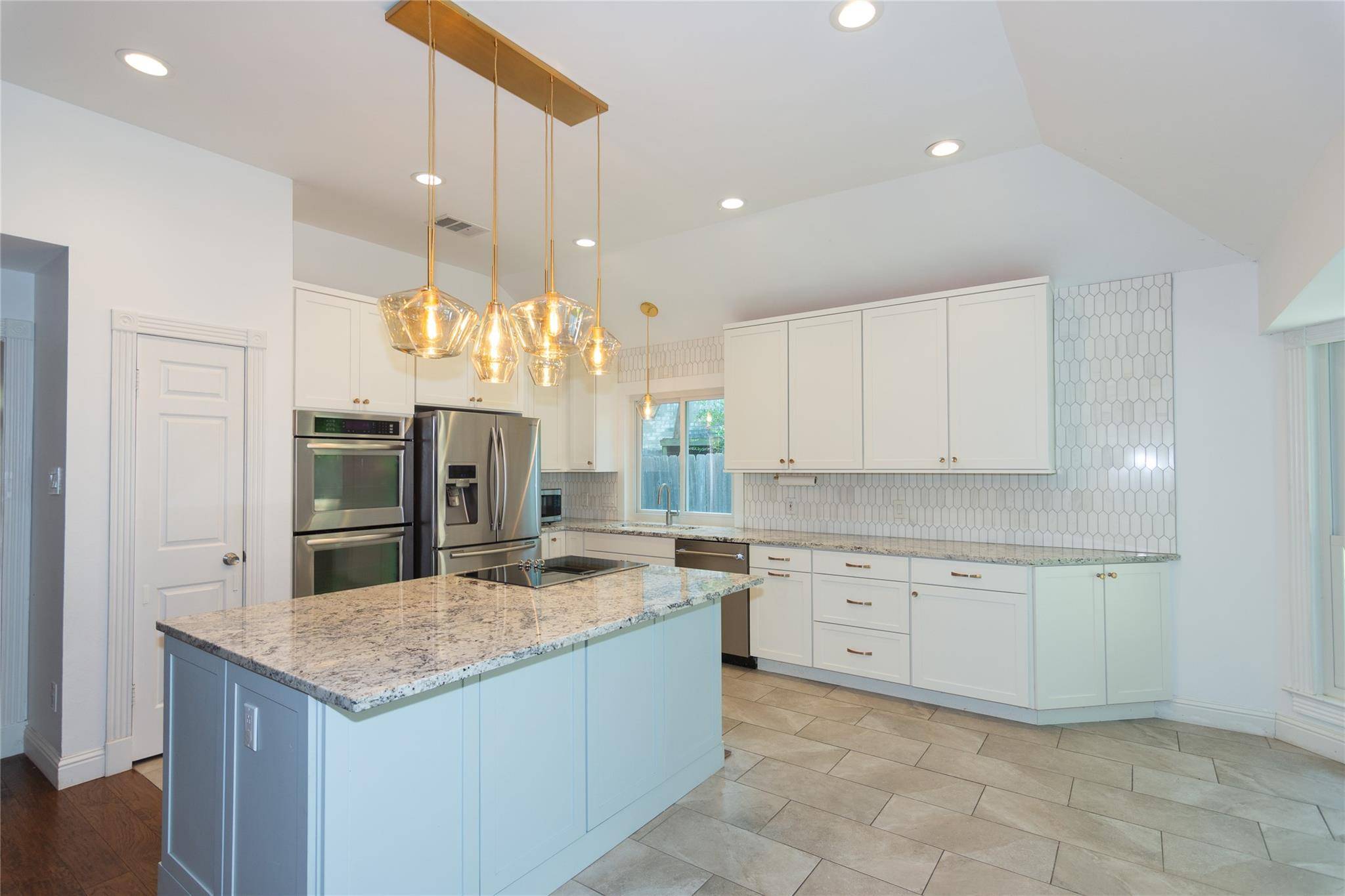 1008 Oakwood BLVD, Round Rock, TX 78681