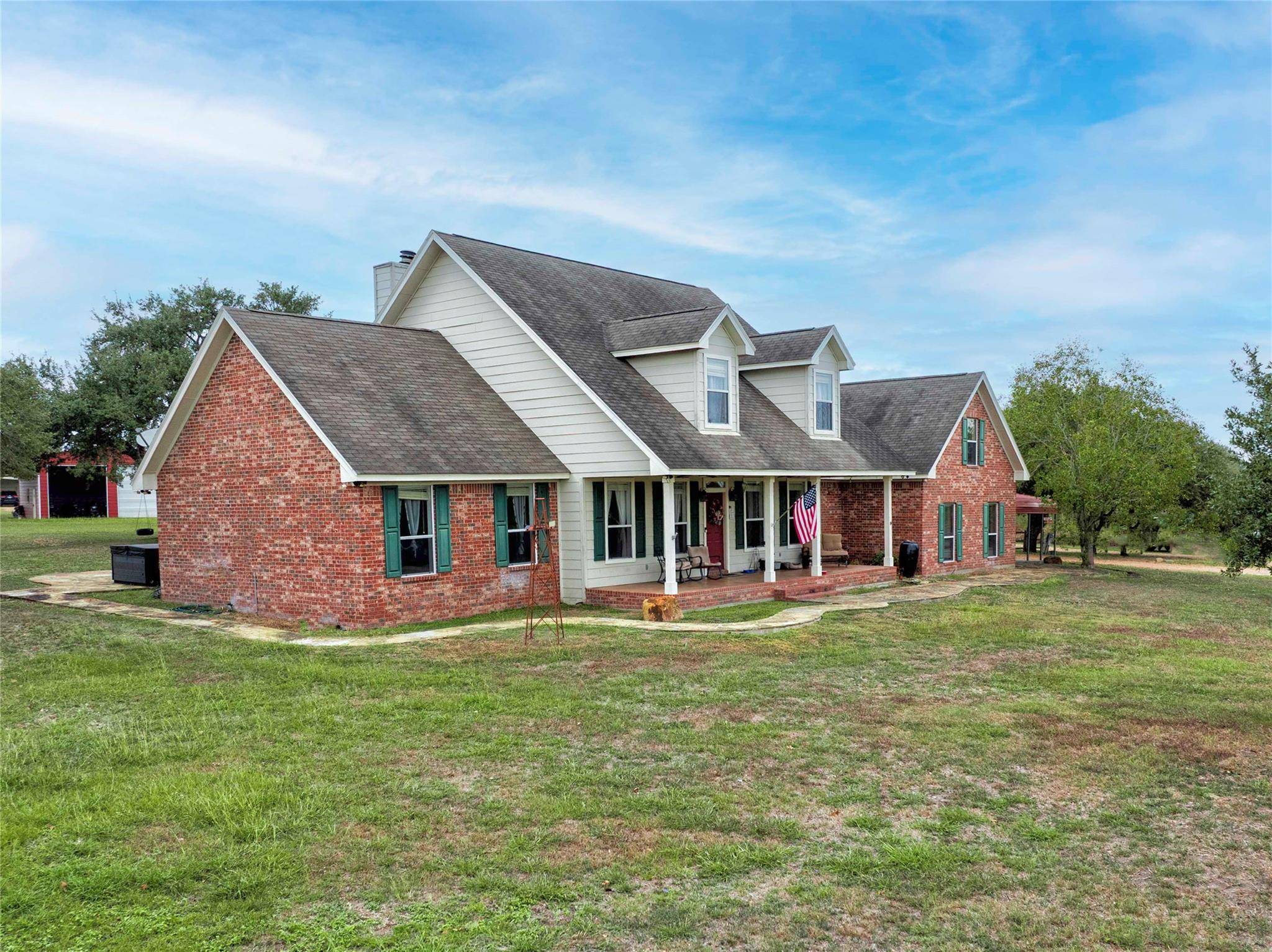 2040 W Guenther LN, La Grange, TX 78945