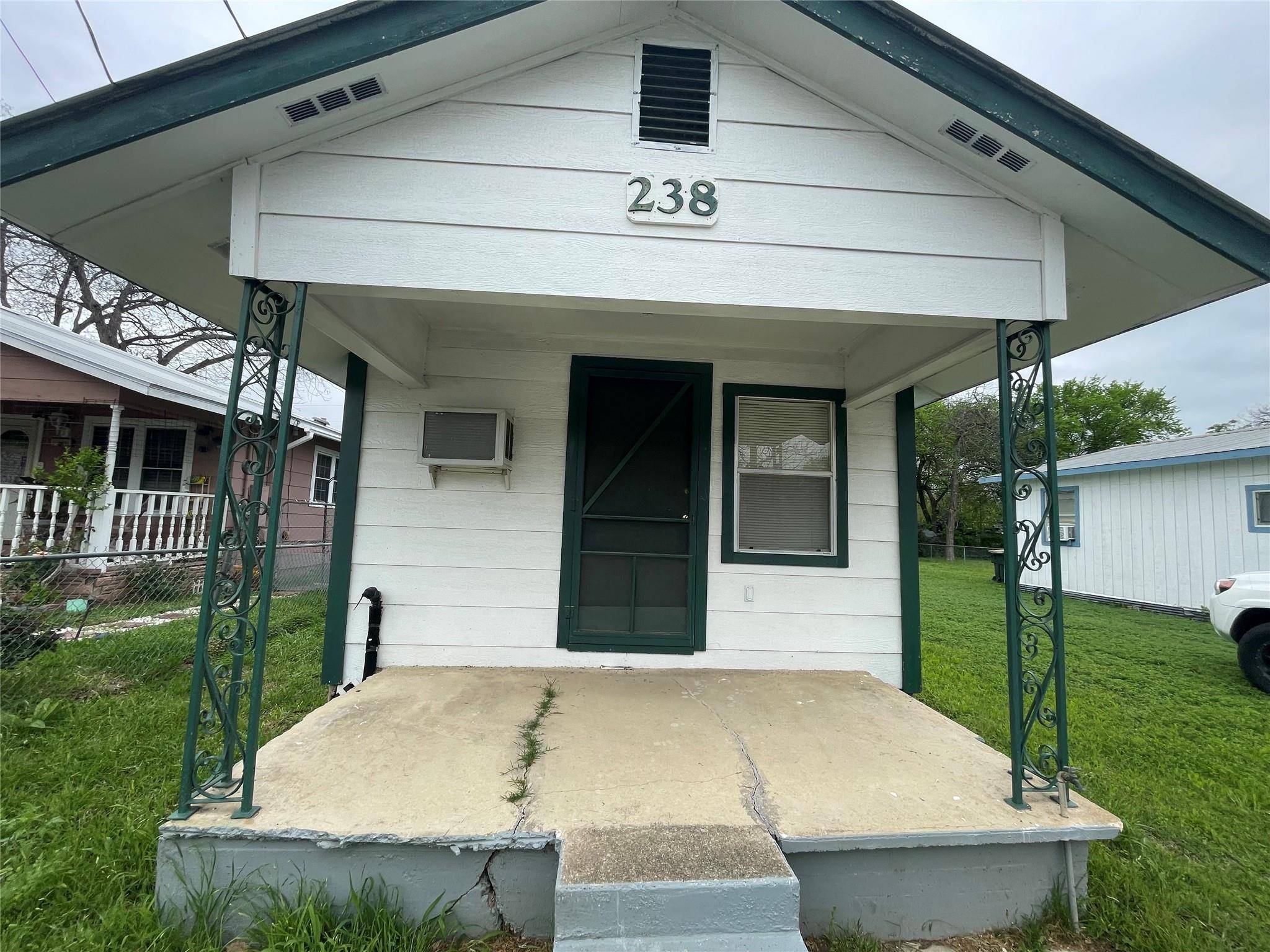 238 Camacho ST, San Marcos, TX 78666