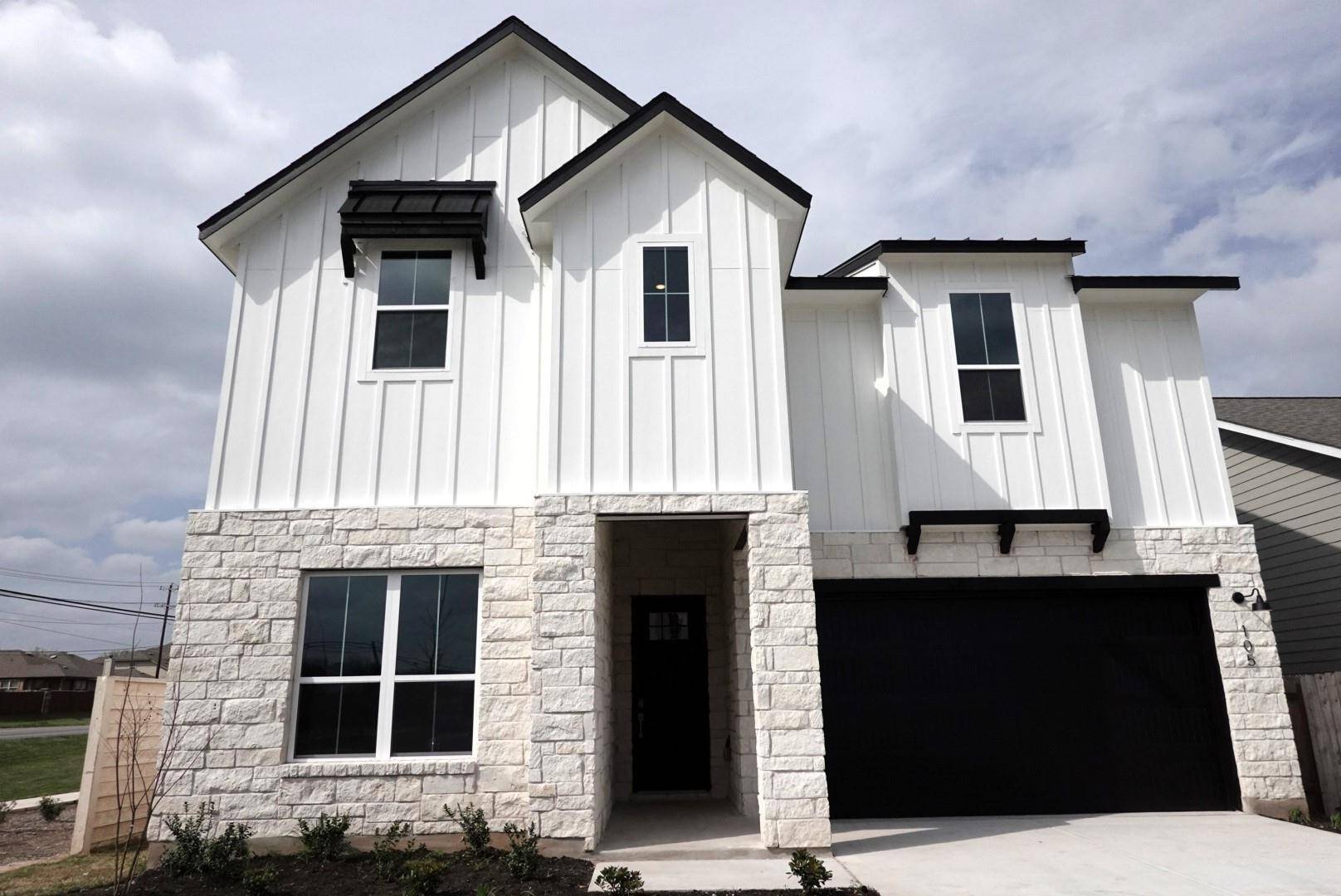 105 Donn Brooks DR, Kyle, TX 78640
