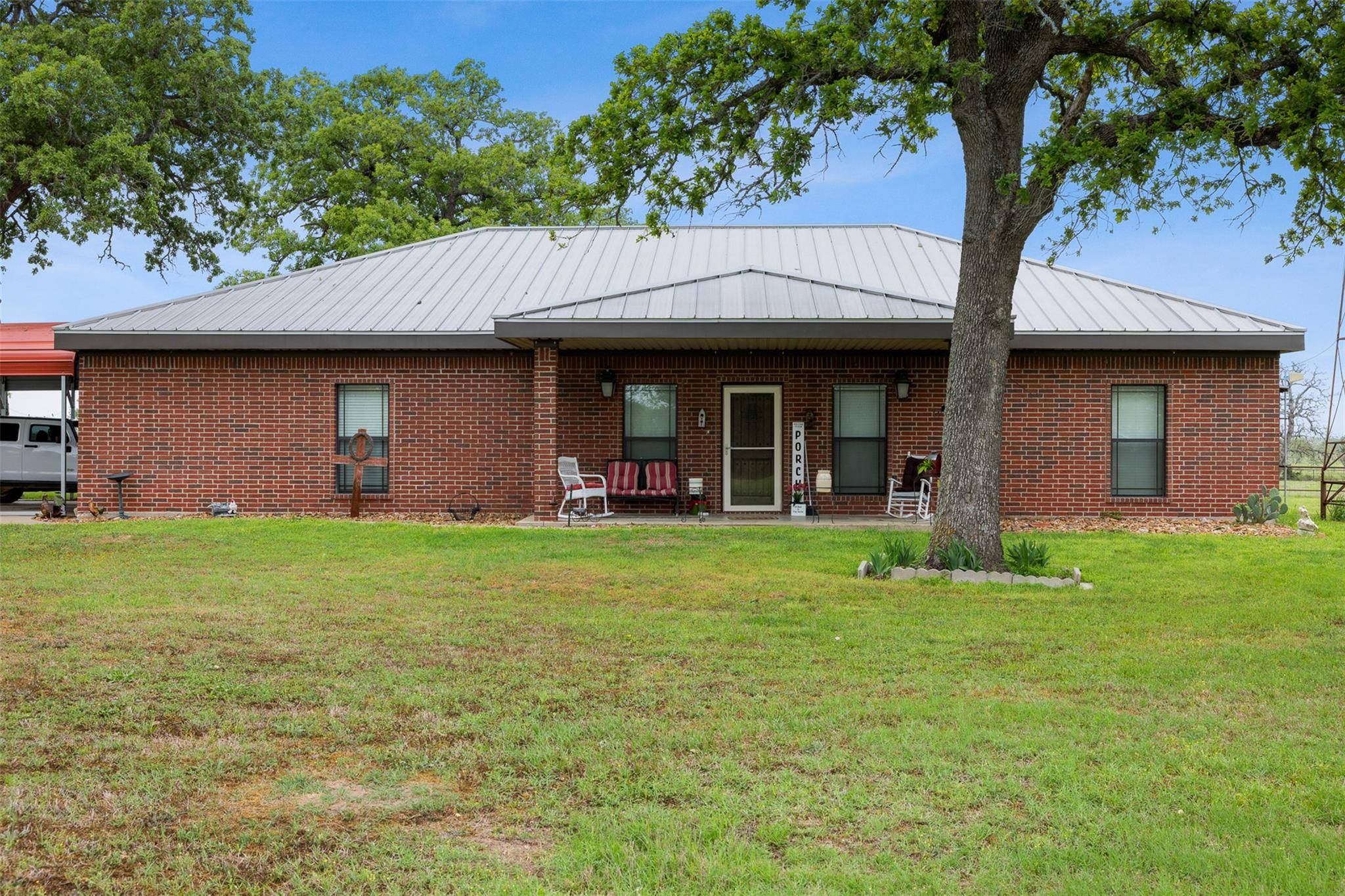 1176 Private Road 5011, Ledbetter, TX 78946