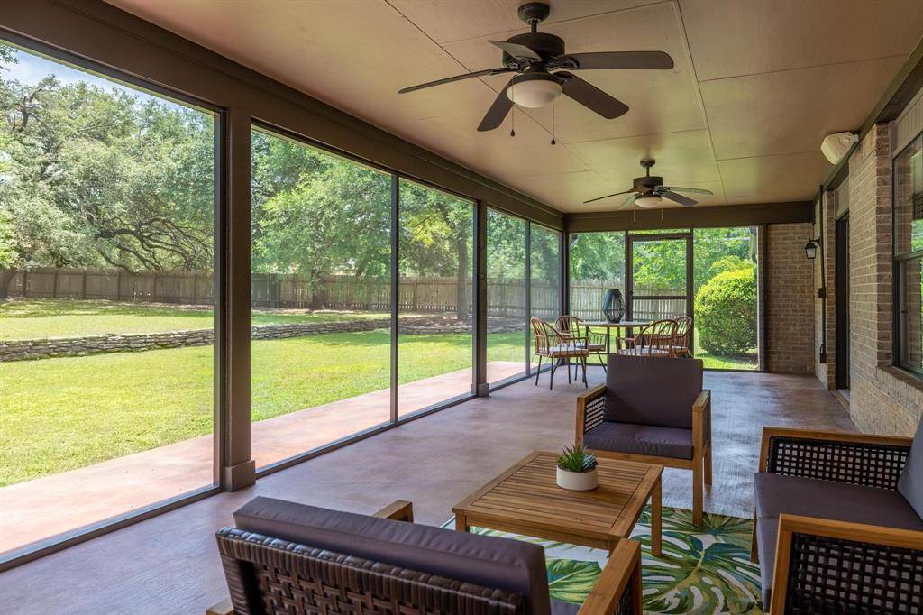 124 Phalarope DR, Buda, TX 78610