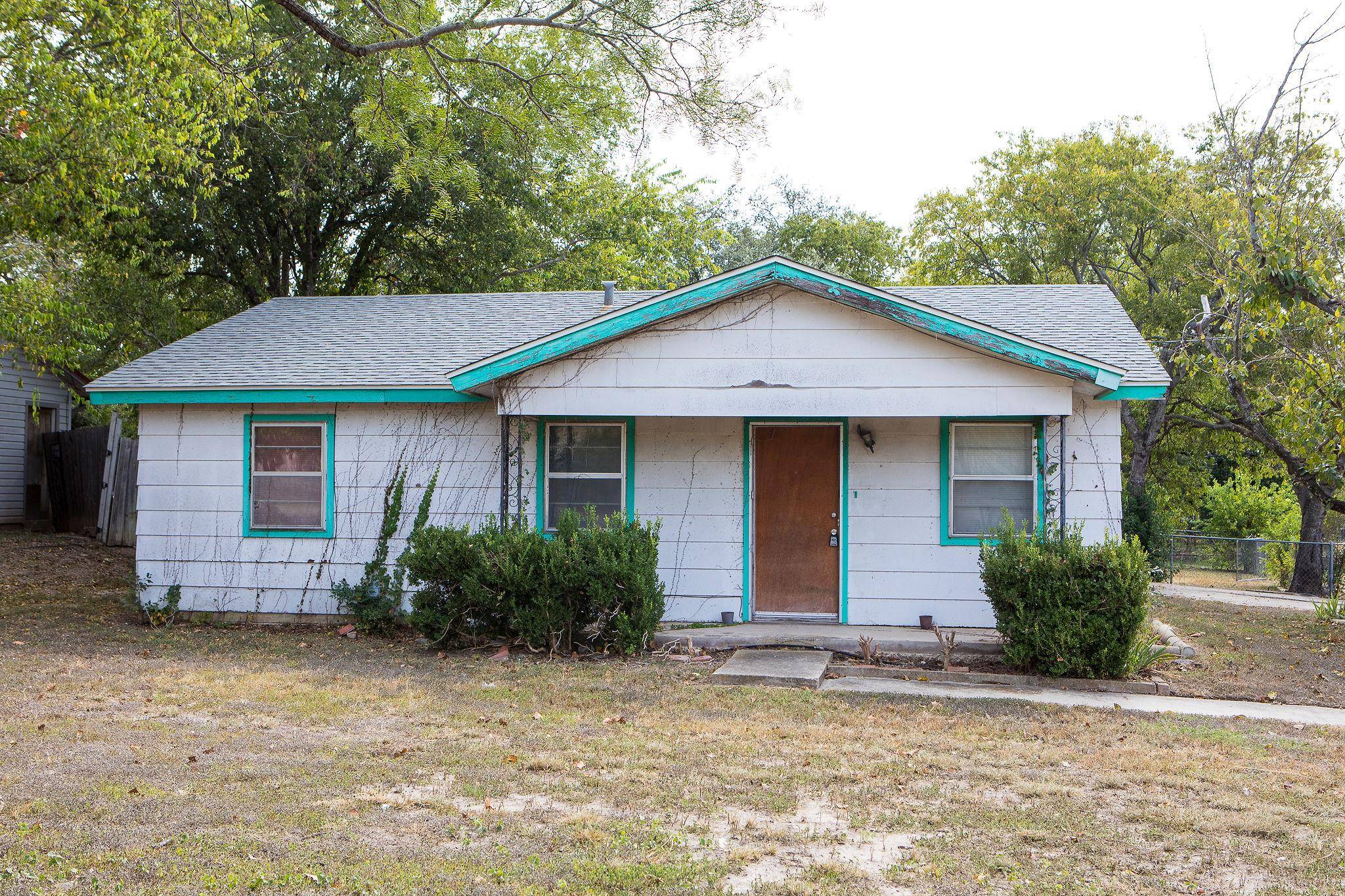 1005 Campbell ST, Lampasas, TX 76550