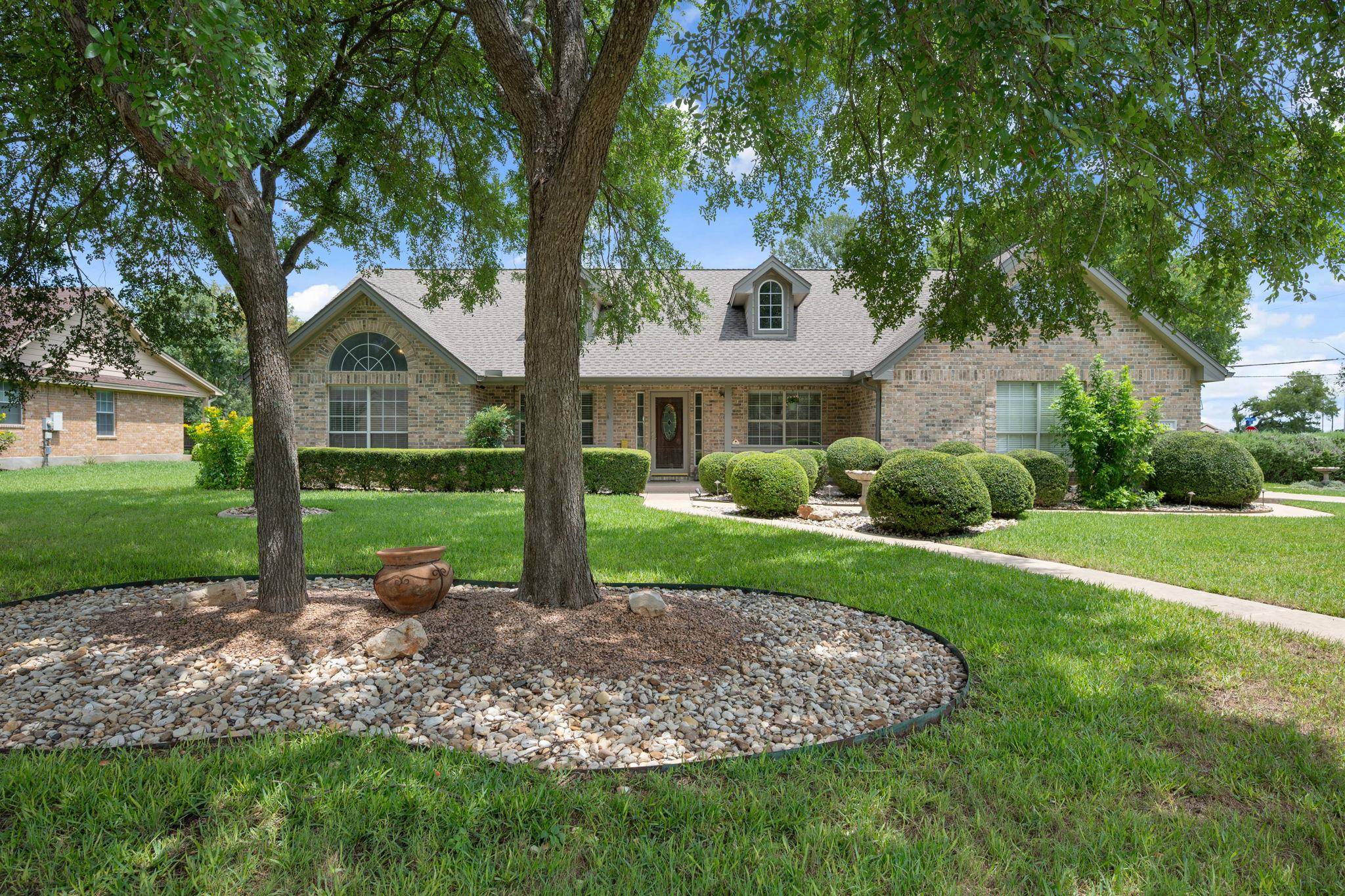 102 Stacey LN, Georgetown, TX 78628