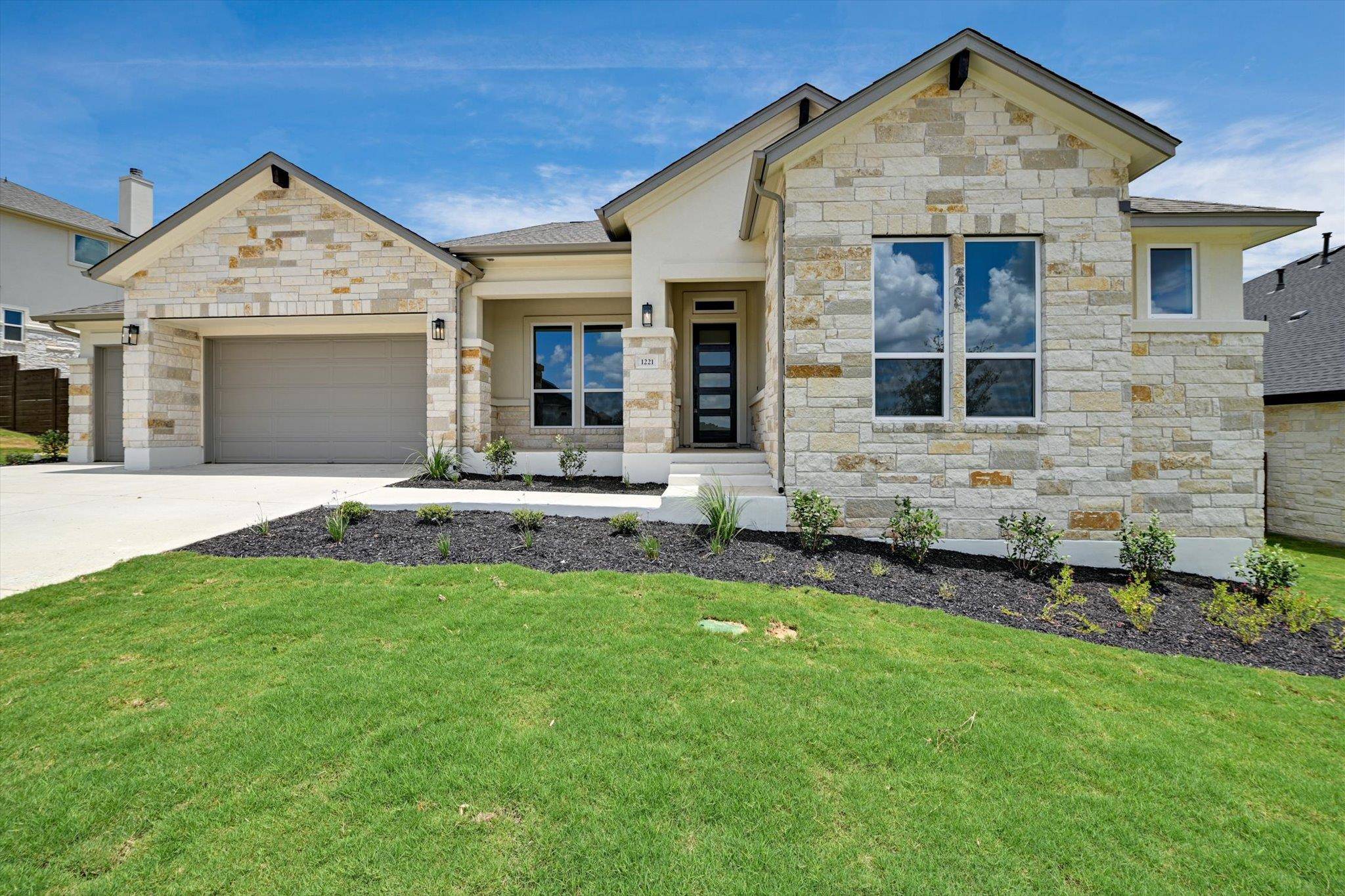 1221 Stormy DR, Georgetown, TX 78633