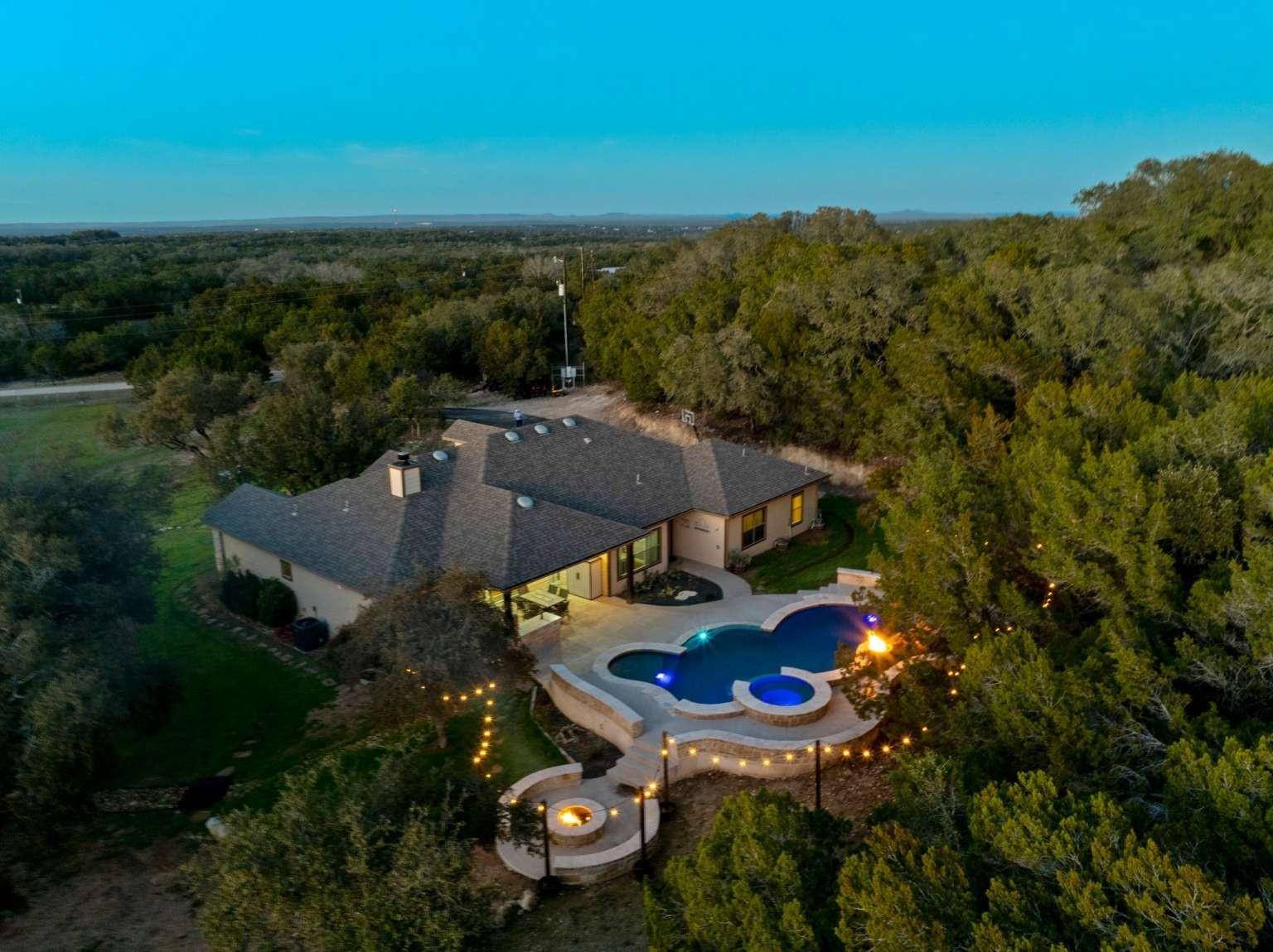 106 Buntline DR, Bergheim, TX 78004