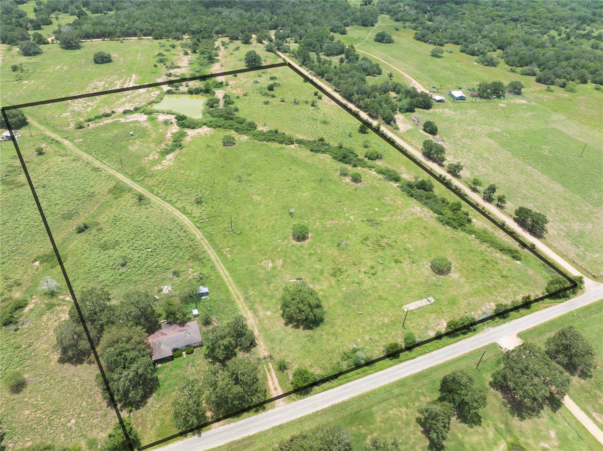 2337 CR 214, Hallettsville, TX 77964