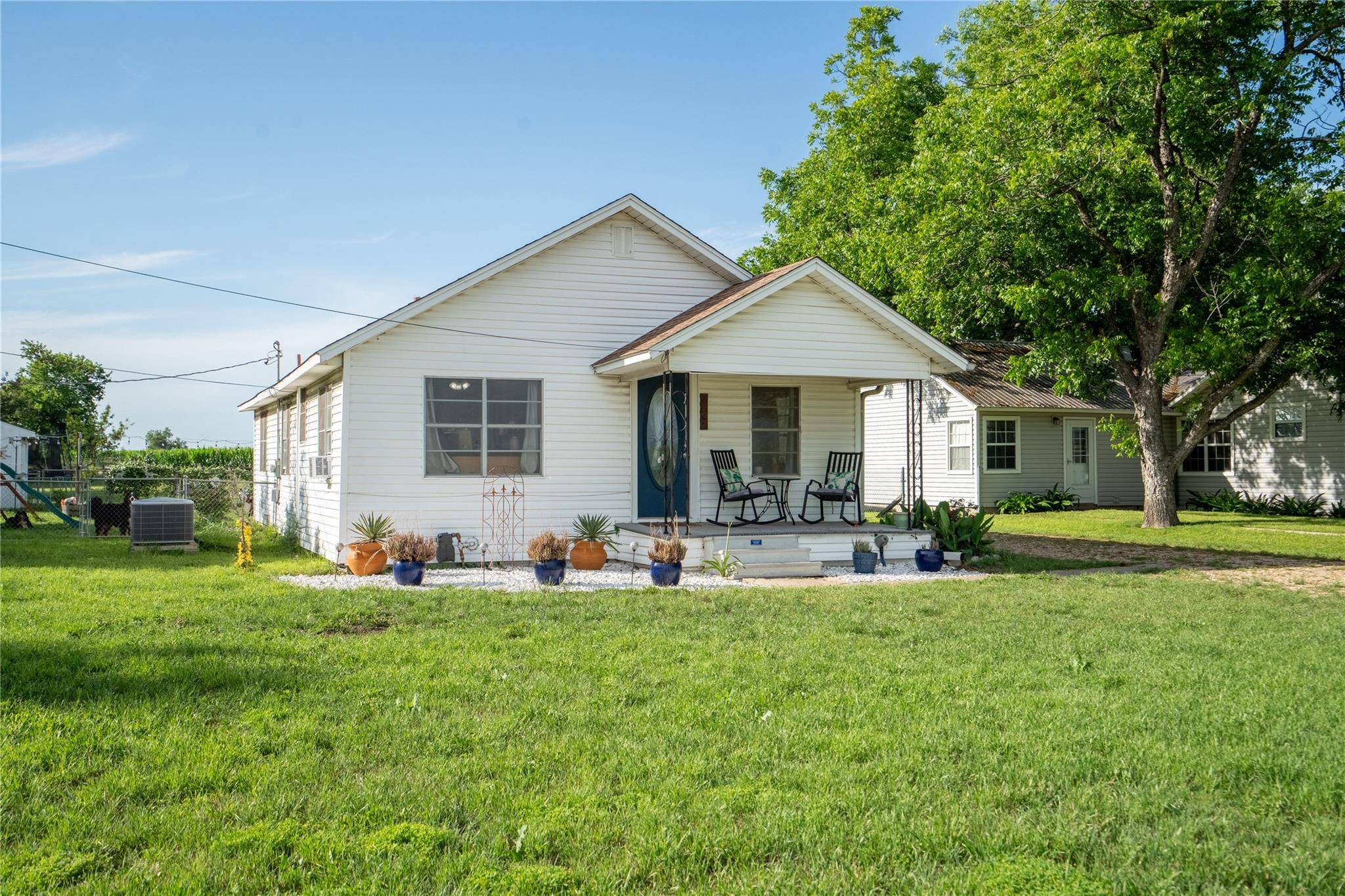 1705 Old Thorndale RD, Taylor, TX 76574