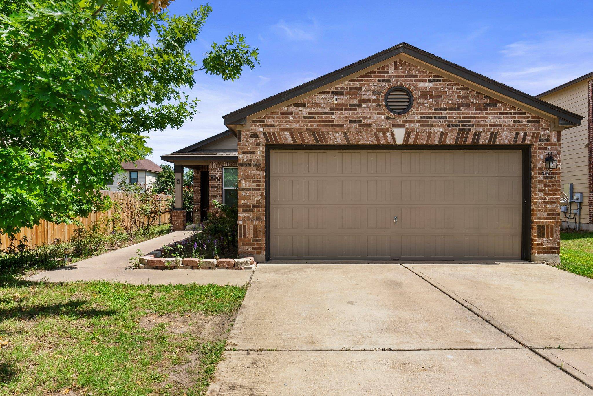 607 Big Bend TRL, Taylor, TX 76574