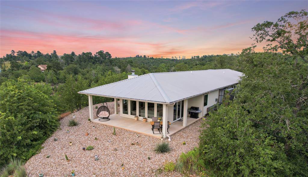 107 Crown Point CIR, Bastrop, TX 78602