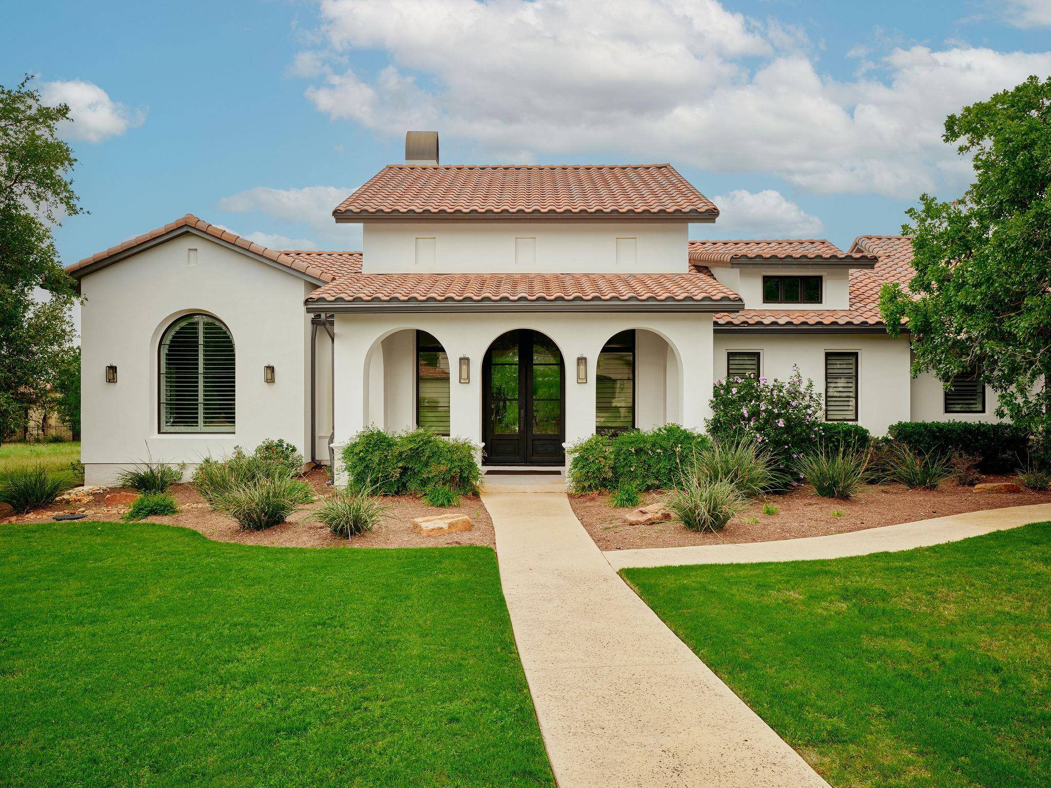 205 Green Leaf LN, Georgetown, TX 78628