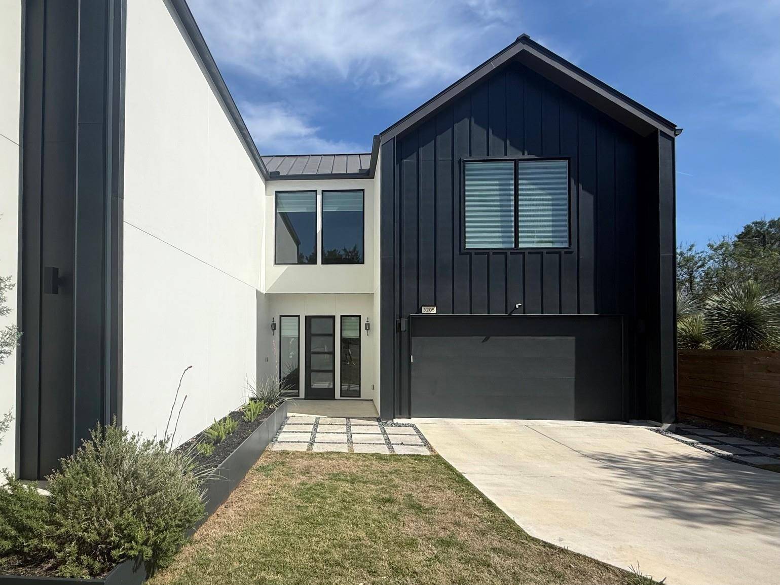 3205 Dolphin DR, Austin, TX 78704