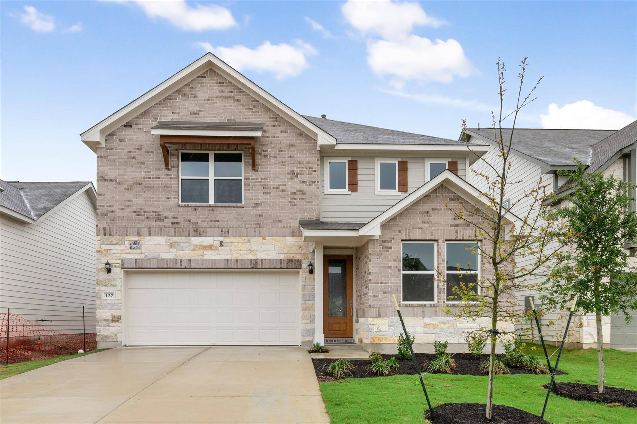 127 Prairie Falls DR, Hutto, TX 78634