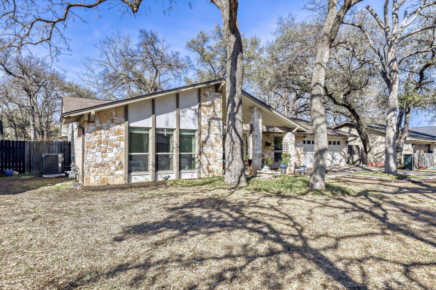 10502 Timbercrest LN, Austin, TX 78750
