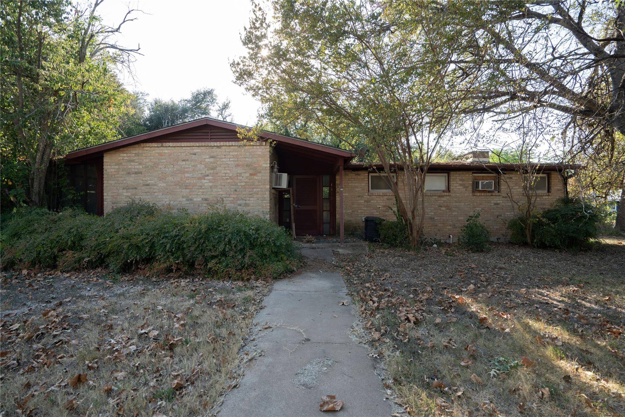 1819 Lexington ST, Taylor, TX 76574