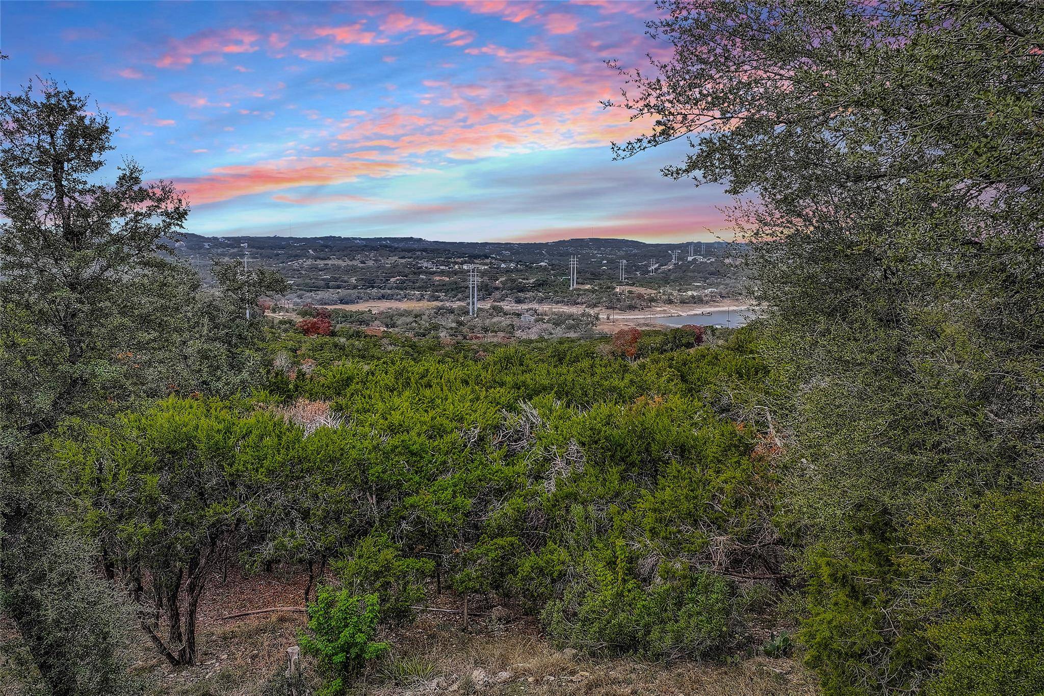 3112 Crosswind DR, Spicewood, TX 78669