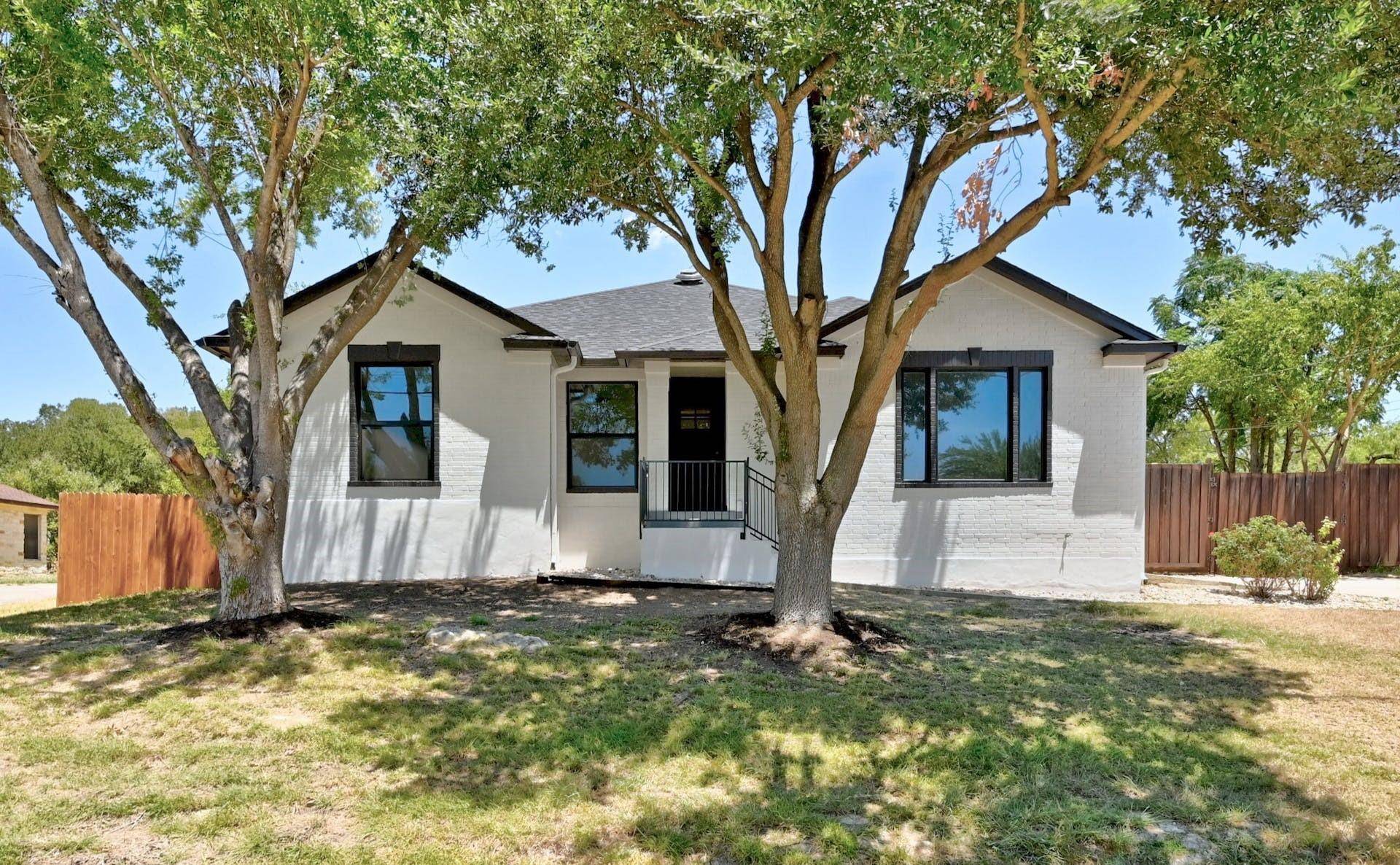 212 Millington LN, Buda, TX 78610